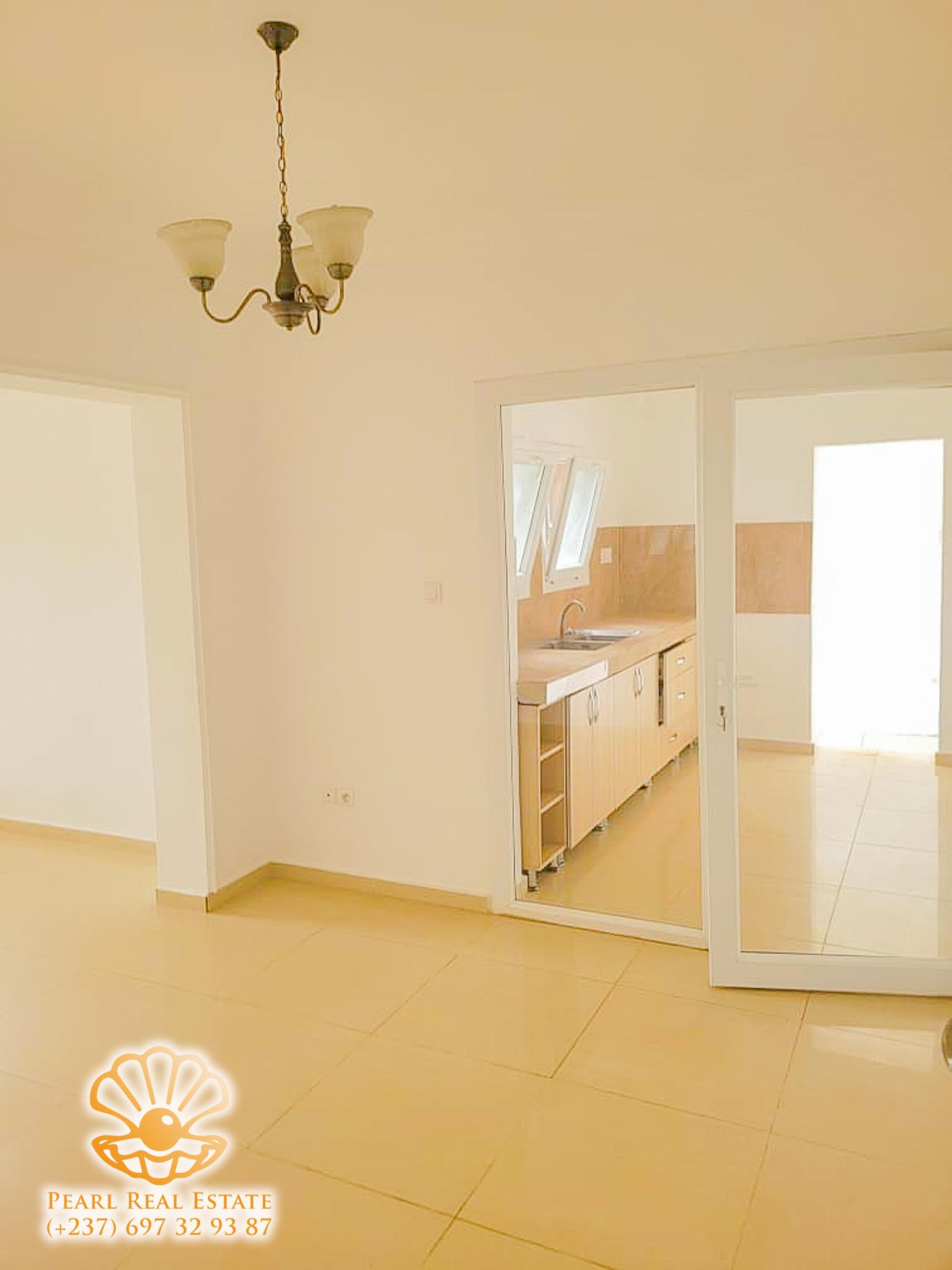 Appartement à louer - Yaoundé, Bastos, Ambassade de Chine - 1 salon(s), 2 chambre(s), 1 salle(s) de bains - 700 000 FCFA / mois