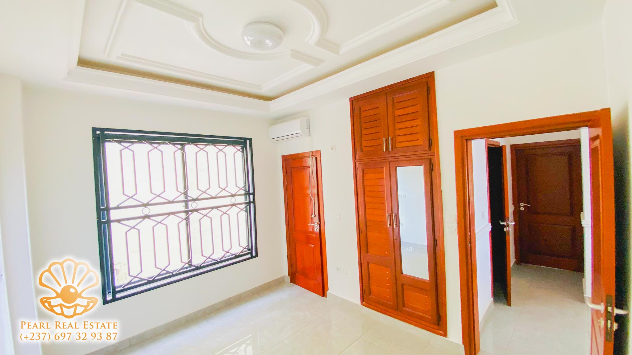 Appartement à louer - Yaoundé, Bastos, Nouvelle route - 1 salon(s), 2 chambre(s), 1 salle(s) de bains - 1 000 000 FCFA / mois