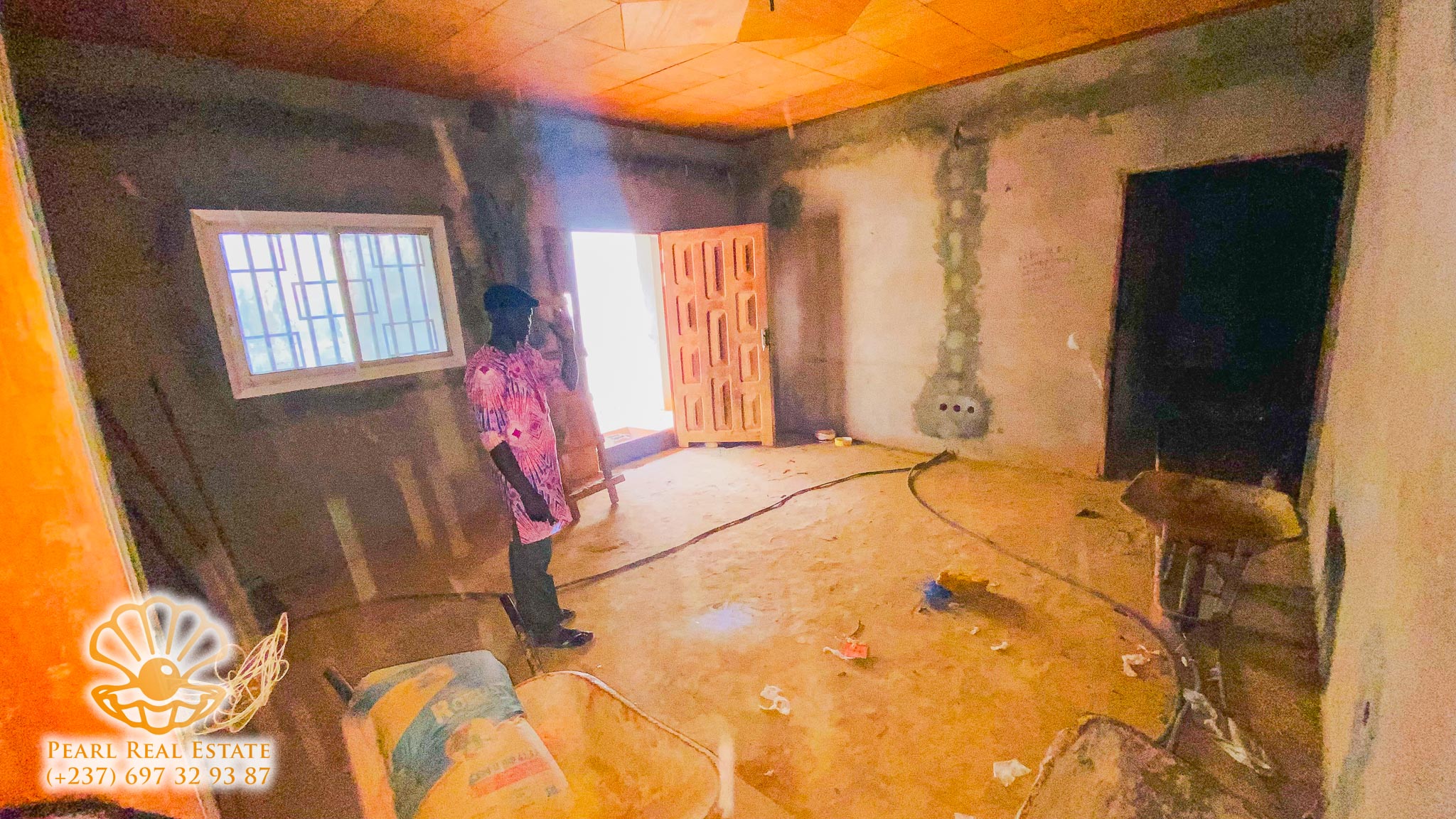 Maison (Villa) à louer - Yaoundé, Bastos, Golf Présidence - 1 salon(s), 4 chambre(s), 3 salle(s) de bains - 1 000 000 FCFA / mois