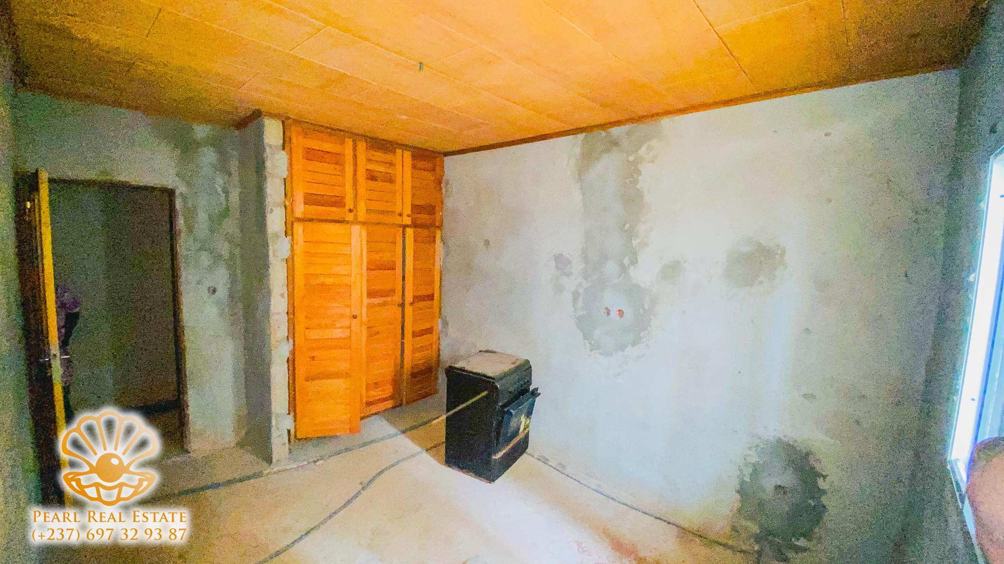 Maison (Villa) à louer - Yaoundé, Bastos, Golf Présidence - 1 salon(s), 4 chambre(s), 3 salle(s) de bains - 1 000 000 FCFA / mois