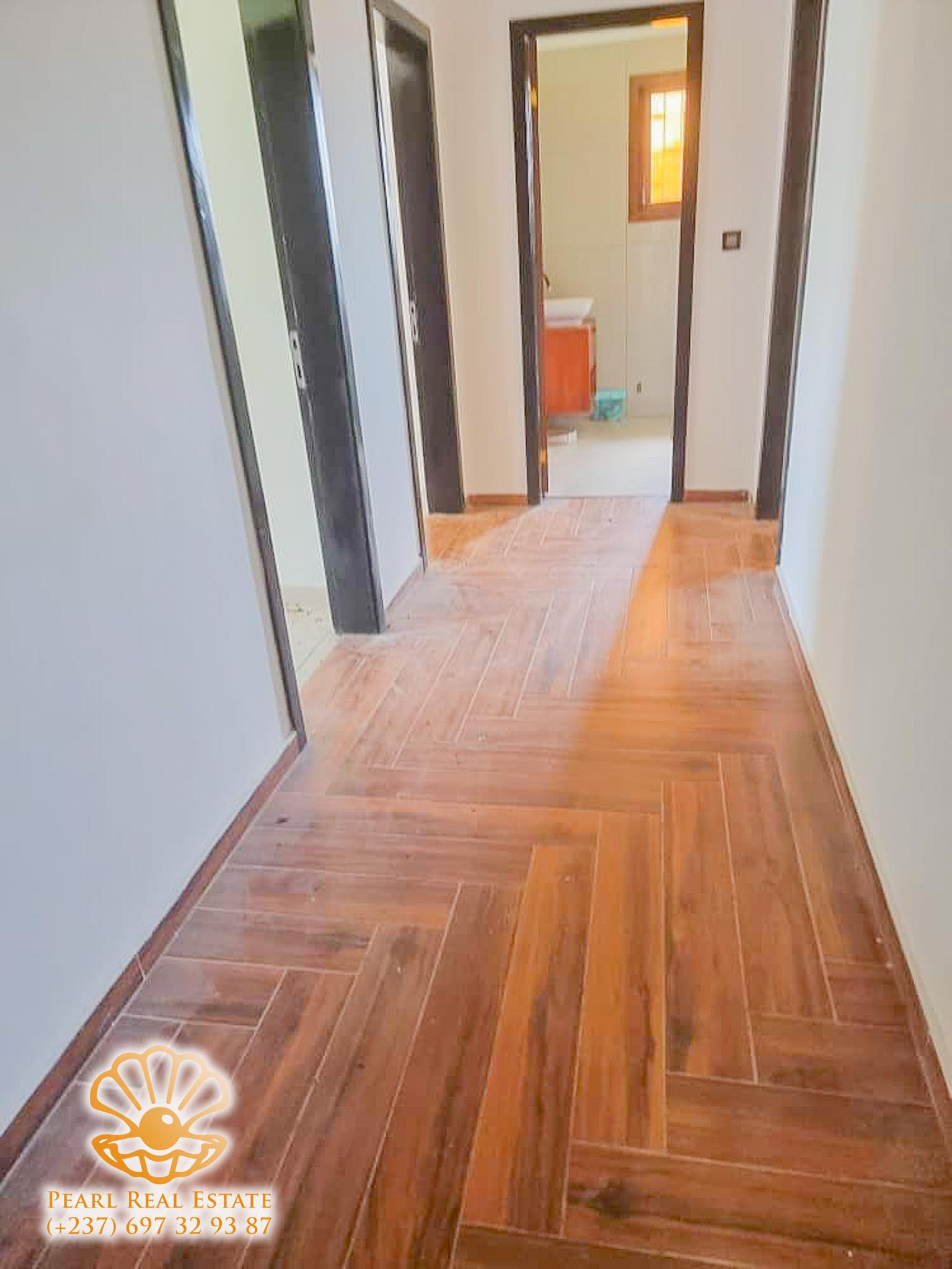 Maison (Villa) à louer - Yaoundé, Bastos, Ambassade d'Espagne - 1 salon(s), 4 chambre(s), 3 salle(s) de bains - 1 500 000 FCFA / mois