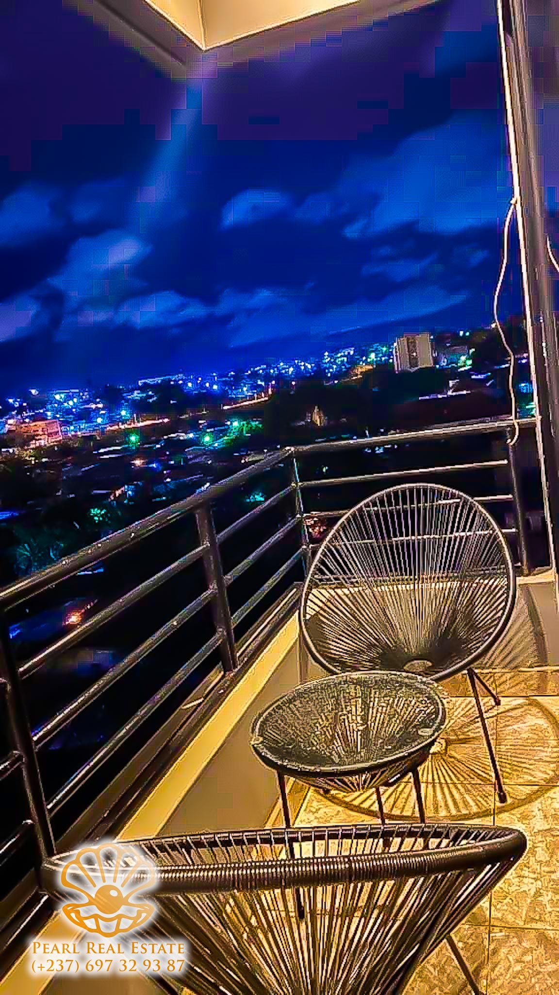 Appartement à louer - Yaoundé, Mfandena, Omnisports - 1 salon(s), 3 chambre(s), 2 salle(s) de bains - 400 000 FCFA / mois
