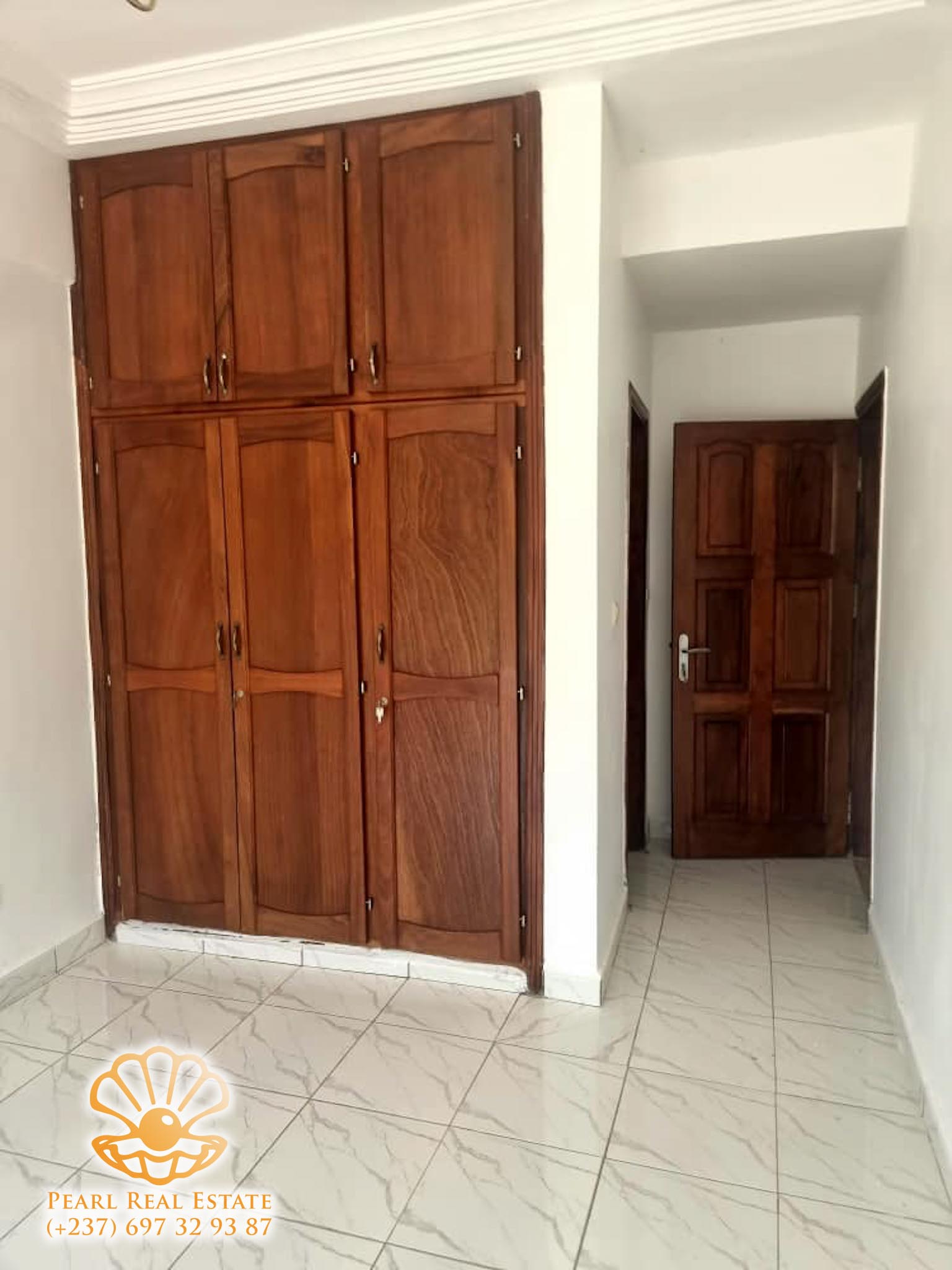 Appartement à louer - Yaoundé, Bastos, Ambassade d'Espagne - 1 salon(s), 3 chambre(s), 2 salle(s) de bains - 650 000 FCFA / mois