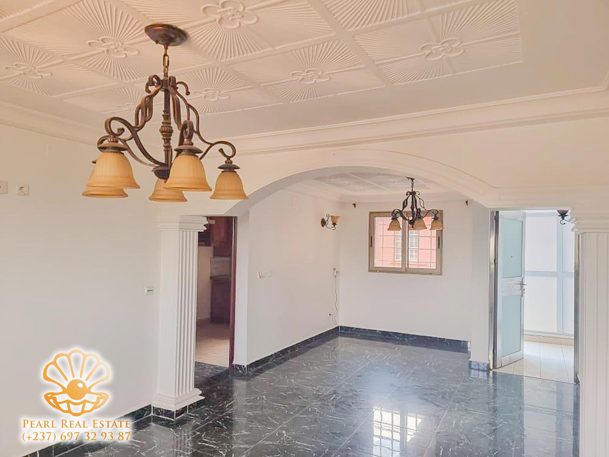 Apartment to rent - Yaoundé, Bastos, Ambassade d'Espagne - 1 living room(s), 2 bedroom(s), 1 bathroom(s) - 500 000 FCFA / month