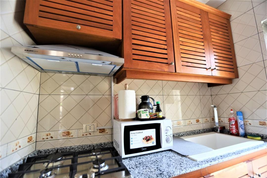 Apartment to rent - Yaoundé, Bastos, Bastos - 1 living room(s), 3 bedroom(s), 4 bathroom(s) - 2 000 000 FCFA / month