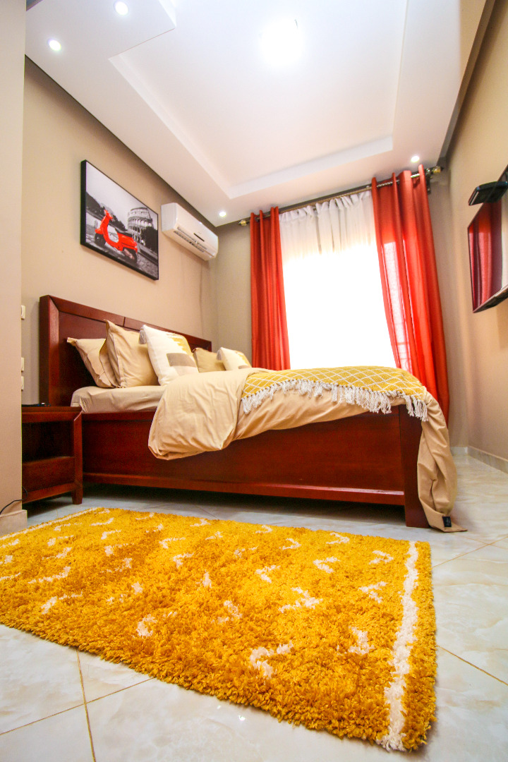 Apartment to rent - Yaoundé, Bastos, Bastos - 1 living room(s), 3 bedroom(s), 4 bathroom(s) - 2 000 000 FCFA / month