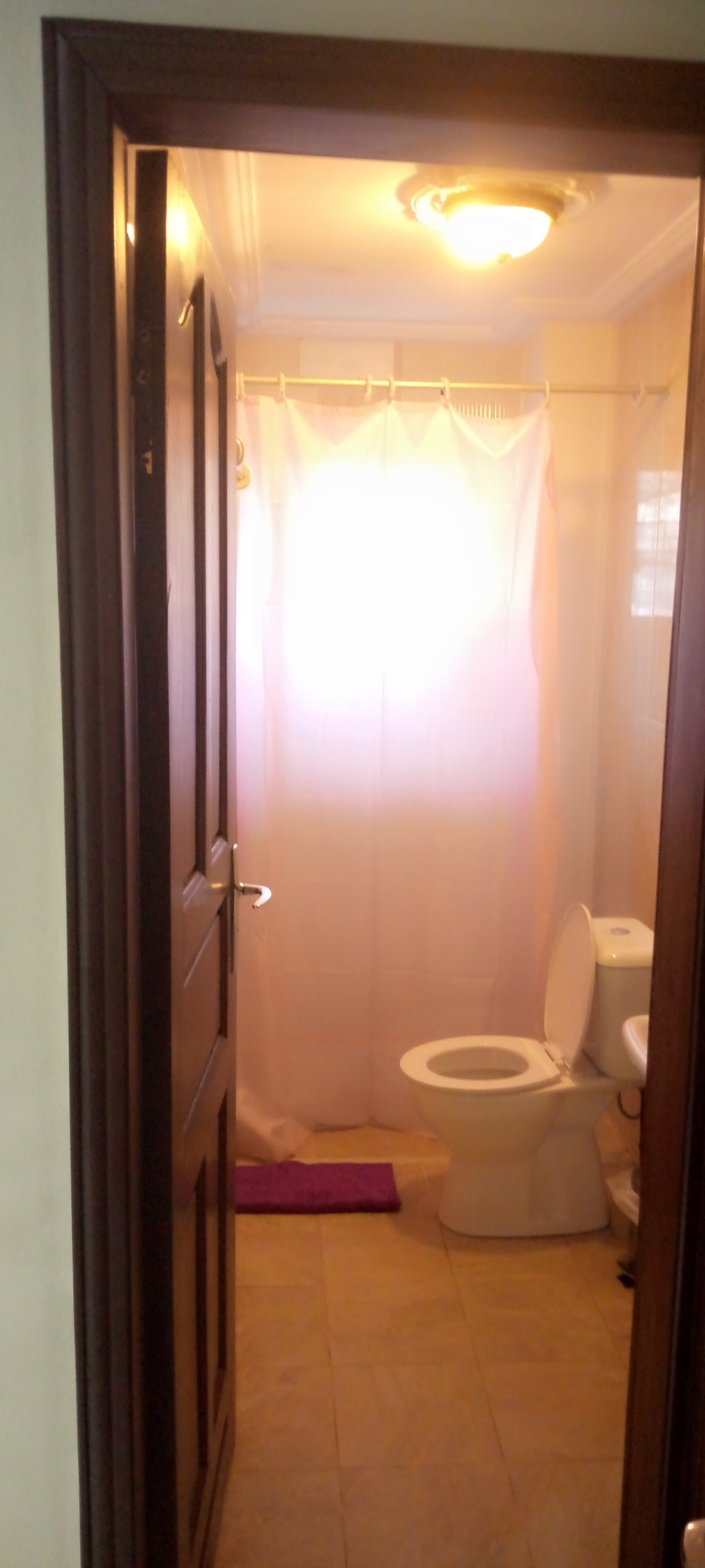 Apartment to rent - Yaoundé, Bastos, Bastos - 1 living room(s), 2 bedroom(s), 3 bathroom(s) - 1 500 000 FCFA / month