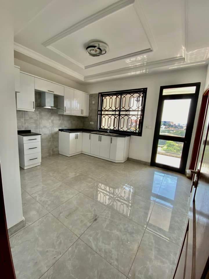 Apartment to rent - Yaoundé, Bastos, Bastos cenrre centre - 1 living room(s), 2 bedroom(s), 3 bathroom(s) - 1 000 000 FCFA / month