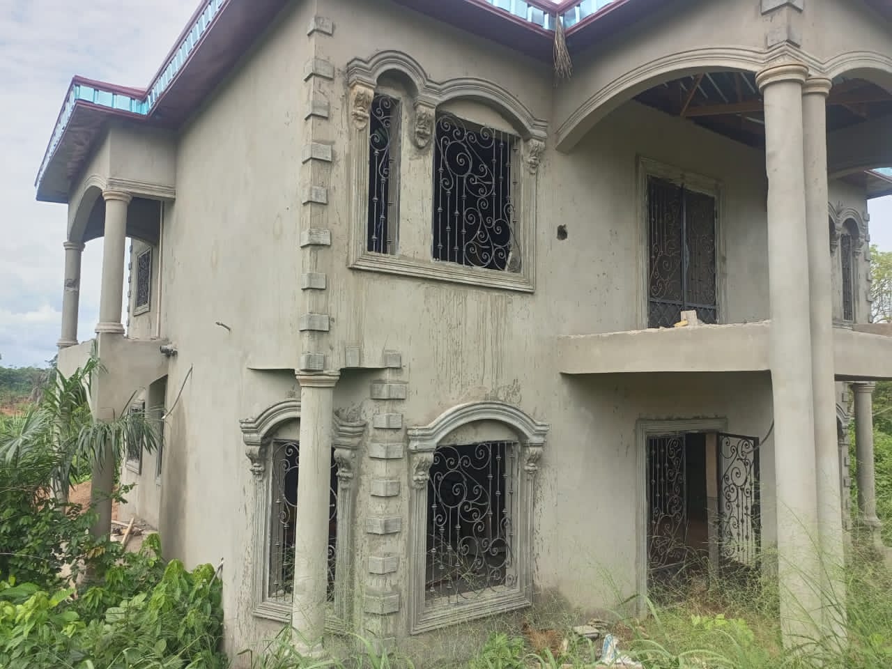 Maison (Duplex) à vendre - Yaoundé, Ngousso, Fourgerol - 2 salon(s), 4 chambre(s), 4 salle(s) de bains - 40 000 000 FCFA