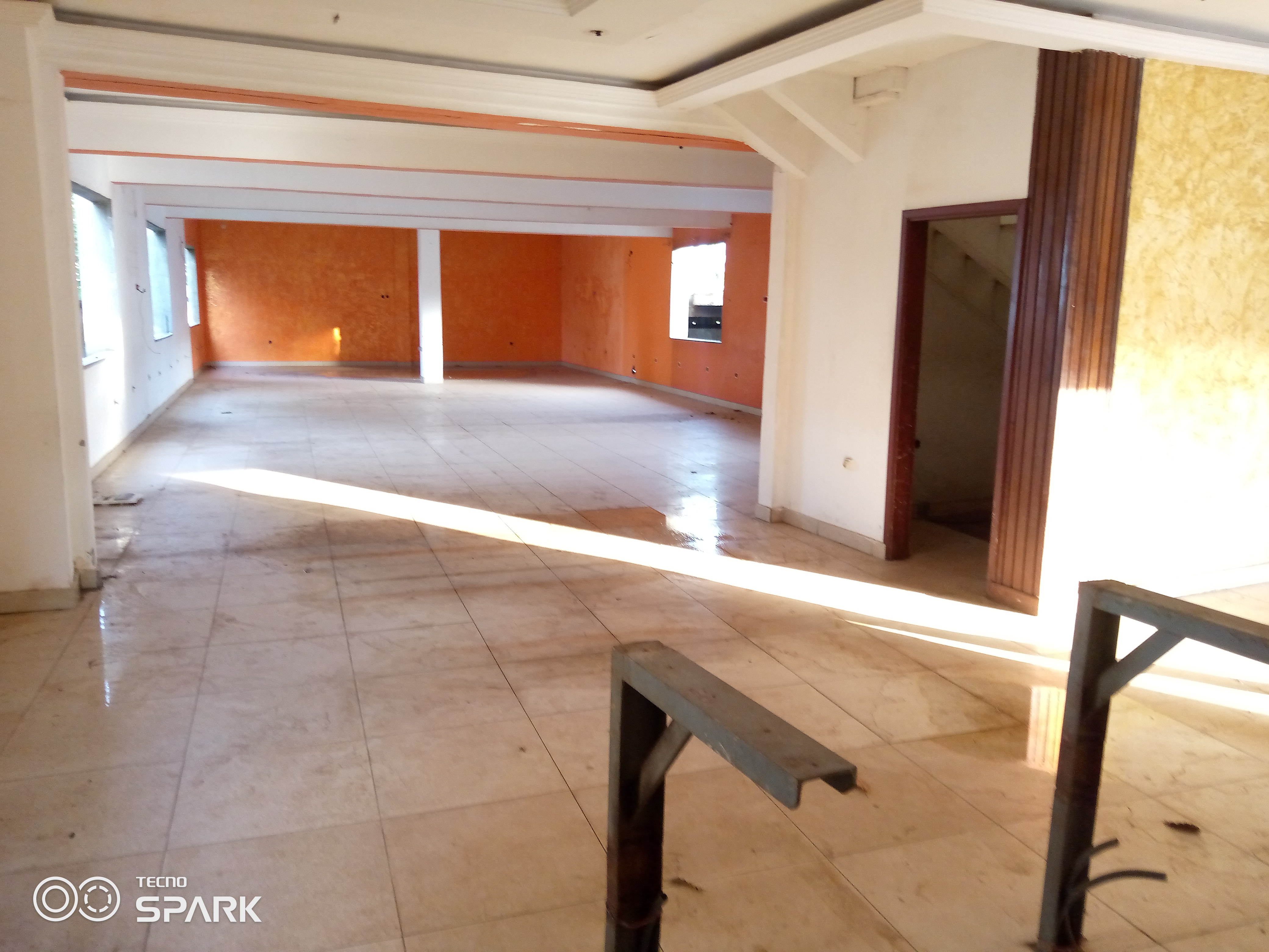 Office to rent at Yaoundé, Bastos, Bastos ( grand espace pour restaurant) - 800 m2 - 1 500 000 FCFA