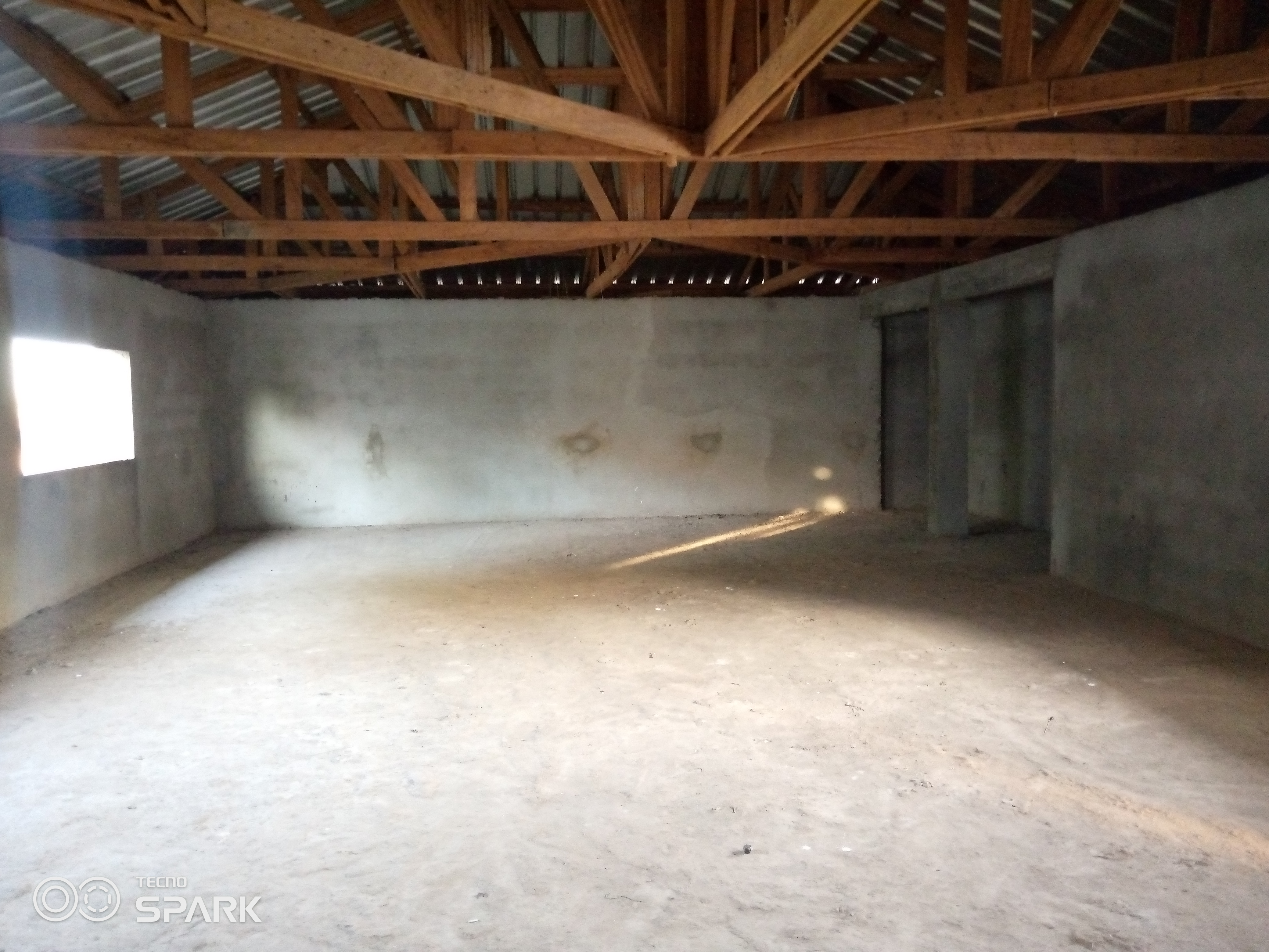 Office to rent at Yaoundé, Bastos, Bastos ( grand espace pour restaurant) - 800 m2 - 1 500 000 FCFA