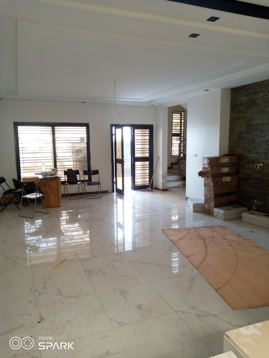 Maison (Villa) à vendre - Yaoundé, Olembe, Olembe - 1 salon(s), 4 chambre(s), 4 salle(s) de bains - 100 000 000 FCFA
