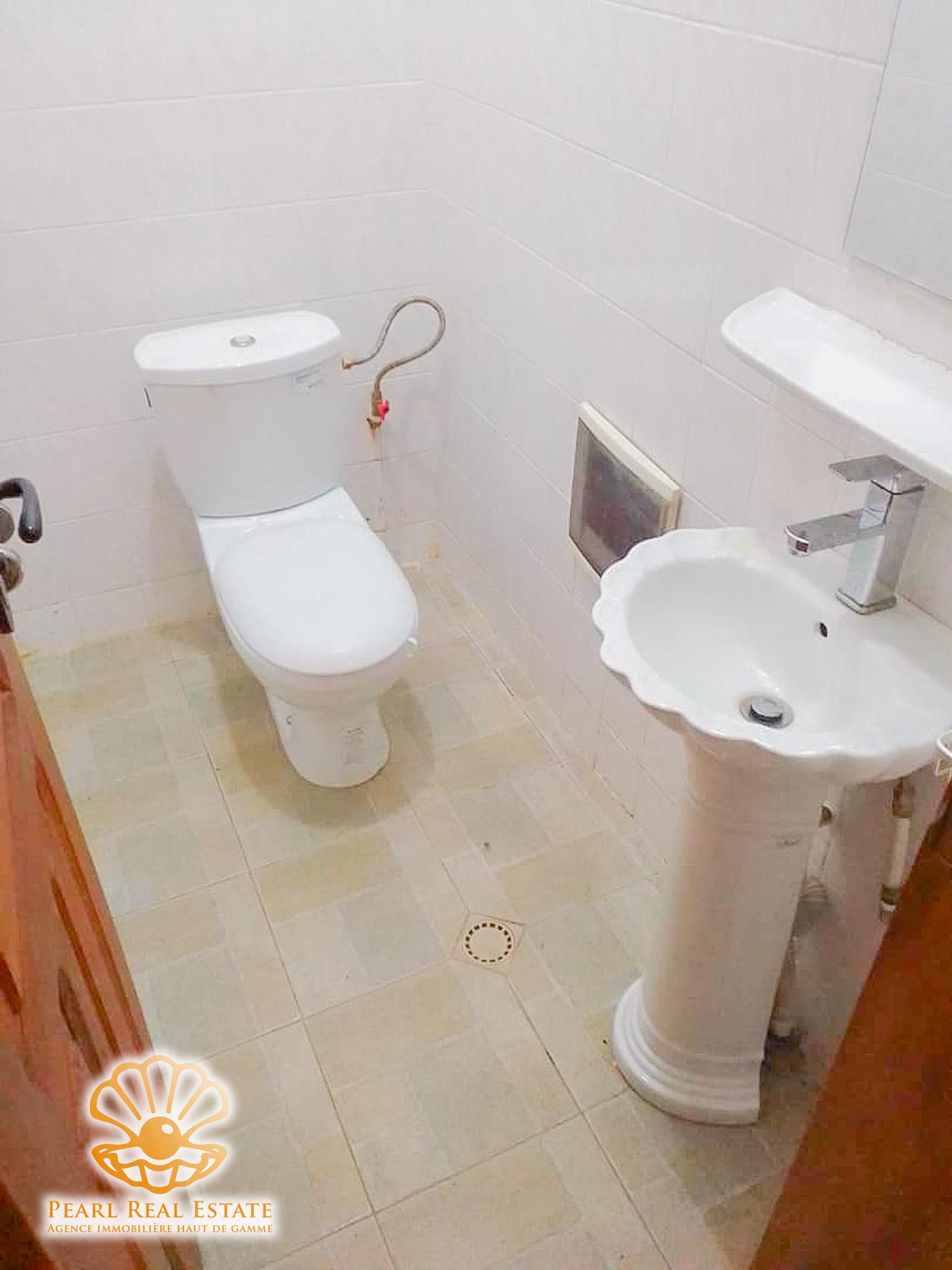 Apartment to rent - Yaoundé, Mfandena, Omnisports - 1 living room(s), 2 bedroom(s), 1 bathroom(s) - 250 000 FCFA / month