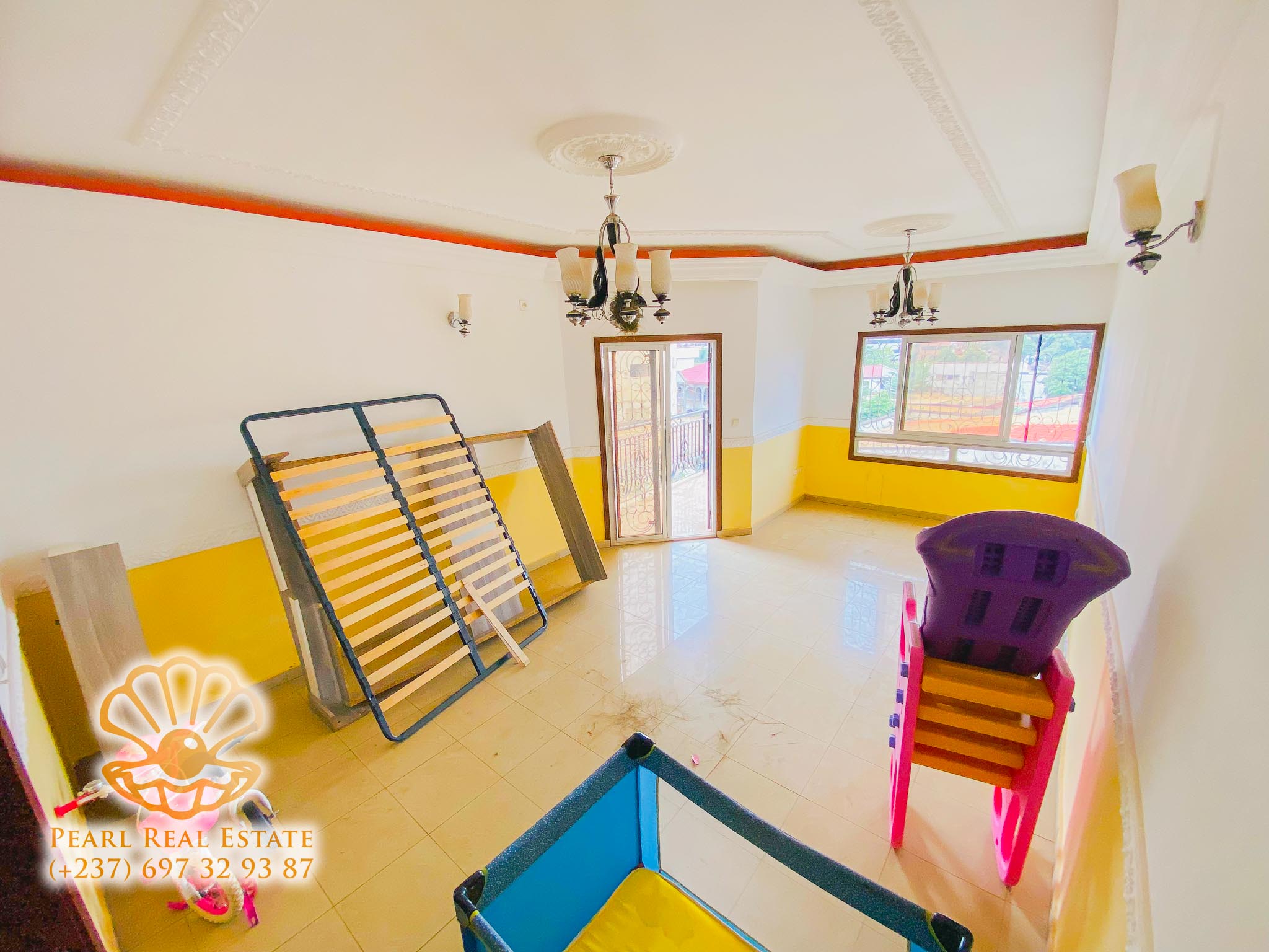 Apartment to rent - Yaoundé, Bastos, Dragages - 1 living room(s), 2 bedroom(s), 1 bathroom(s) - 320 000 FCFA / month
