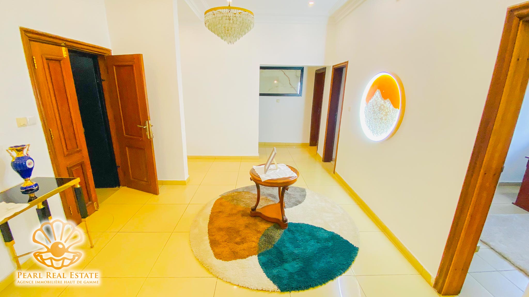 Apartment to rent - Yaoundé, Bastos, Golf - 1 living room(s), 3 bedroom(s), 2 bathroom(s) - 130 000 FCFA / month