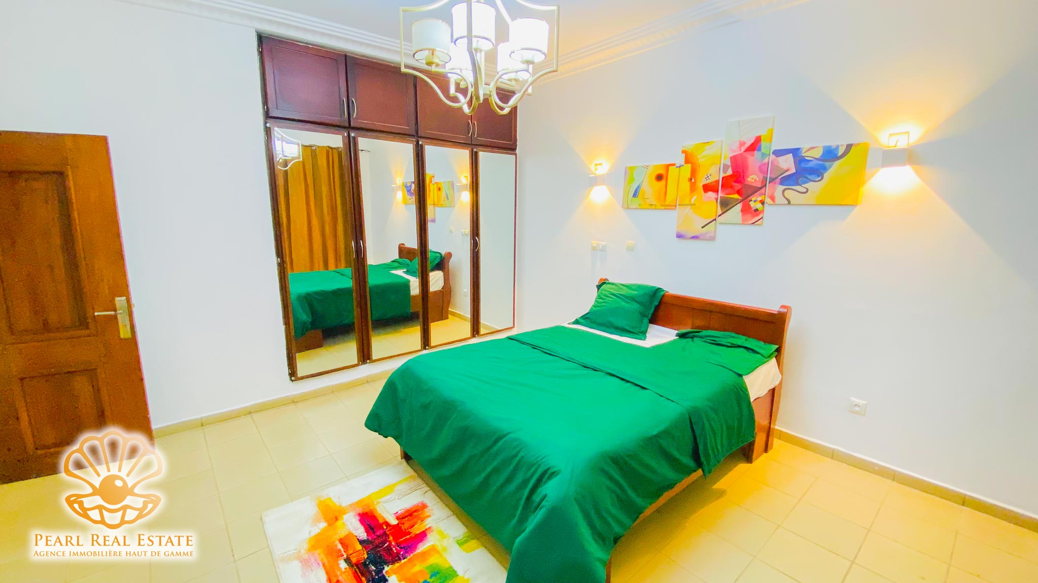 Apartment to rent - Yaoundé, Bastos, Golf - 1 living room(s), 3 bedroom(s), 2 bathroom(s) - 130 000 FCFA / month