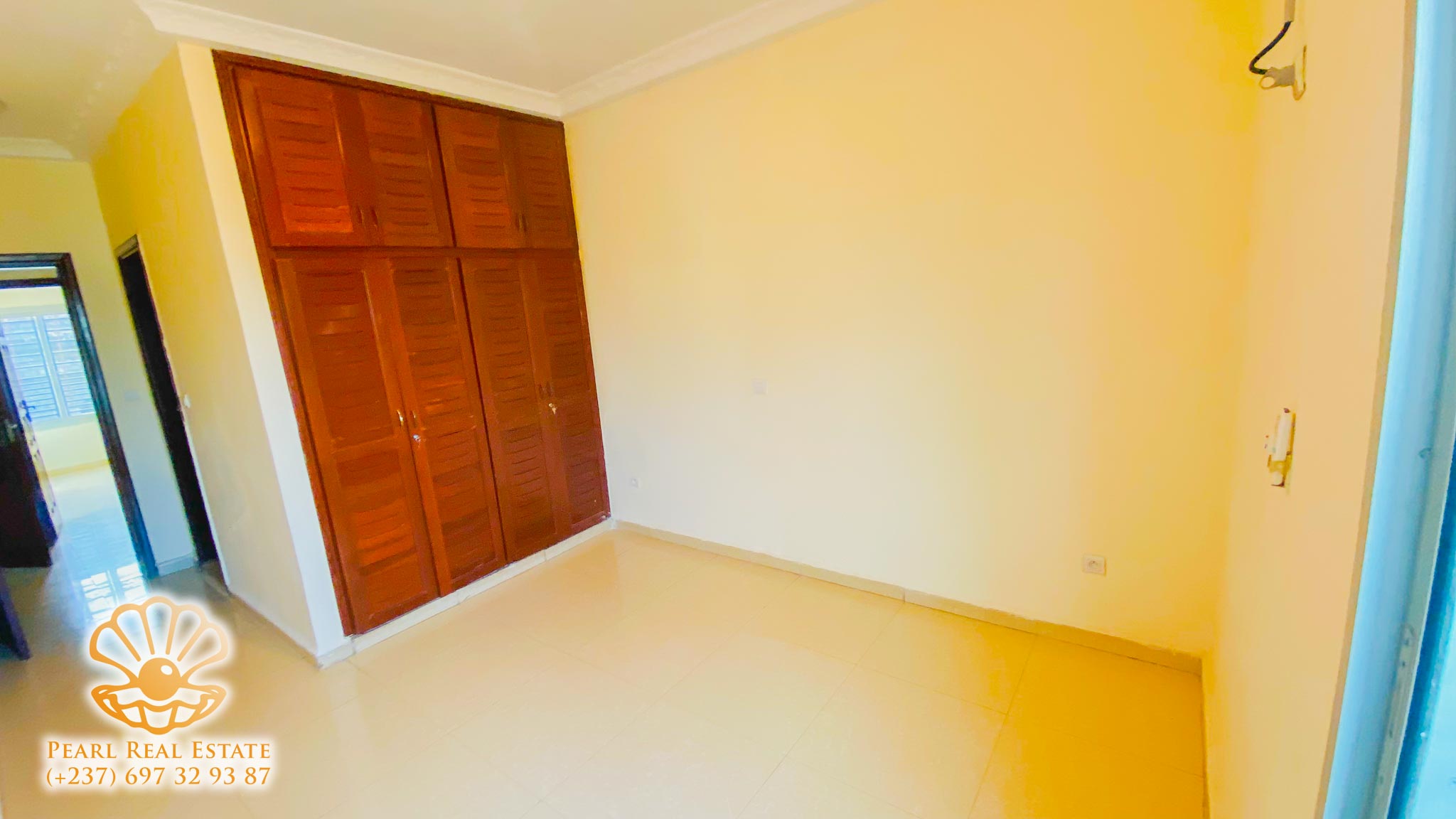 Apartment to rent - Yaoundé, Bastos, Nouvelle Route Bastos - 1 living room(s), 3 bedroom(s), 2 bathroom(s) - 600 000 FCFA / month