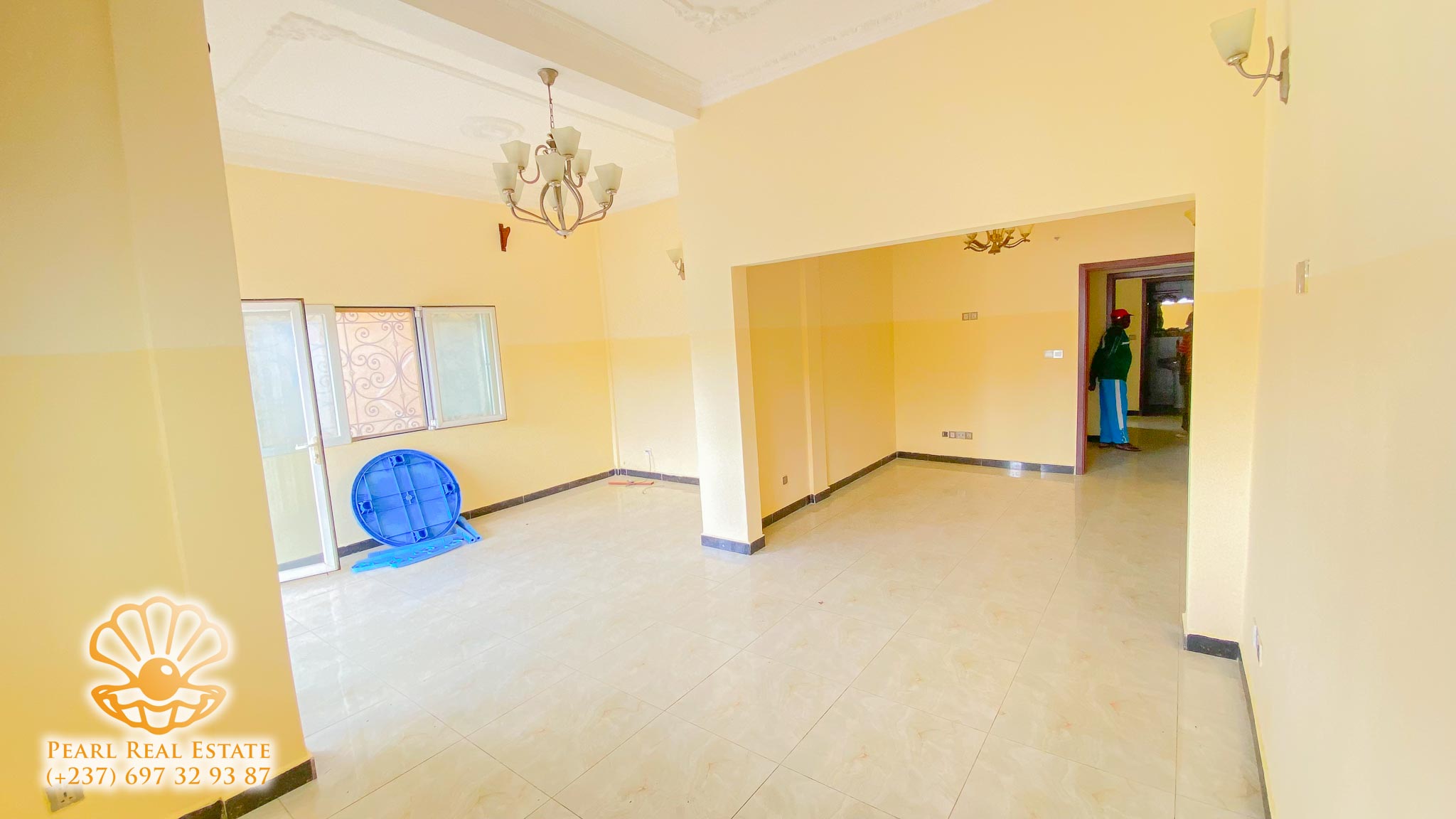 Appartement à louer - Yaoundé, Bastos, Golf Présidence - 1 salon(s), 2 chambre(s), 1 salle(s) de bains - 500 000 FCFA / mois