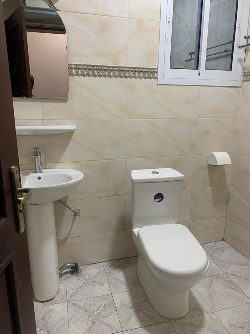 Apartment to rent - Yaoundé, Bastos, Bastos centre - 1 living room(s), 3 bedroom(s), 3 bathroom(s) - 600 000 FCFA / month