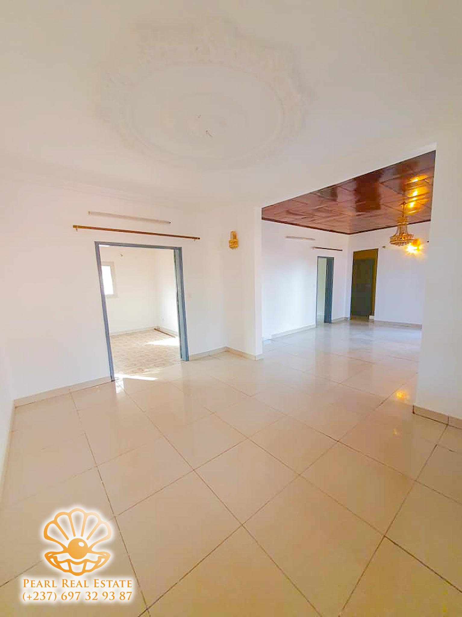 Maison (Villa) à louer - Yaoundé, Bastos, Ambassade de Chine - 1 salon(s), 4 chambre(s), 3 salle(s) de bains - 1 300 000 FCFA / mois