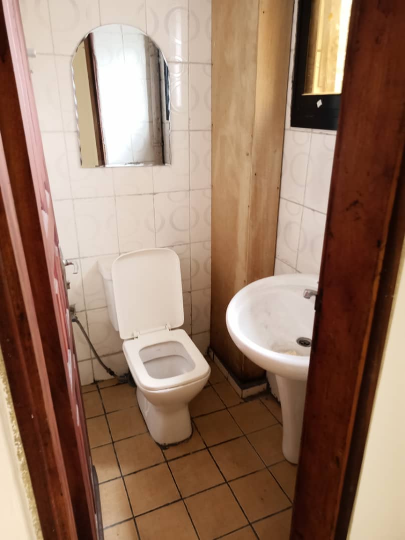 Apartment to rent - Douala, Bonapriso, BONAPRISO - 1 living room(s), 1 bedroom(s), 1 bathroom(s) - 350 000 FCFA / month