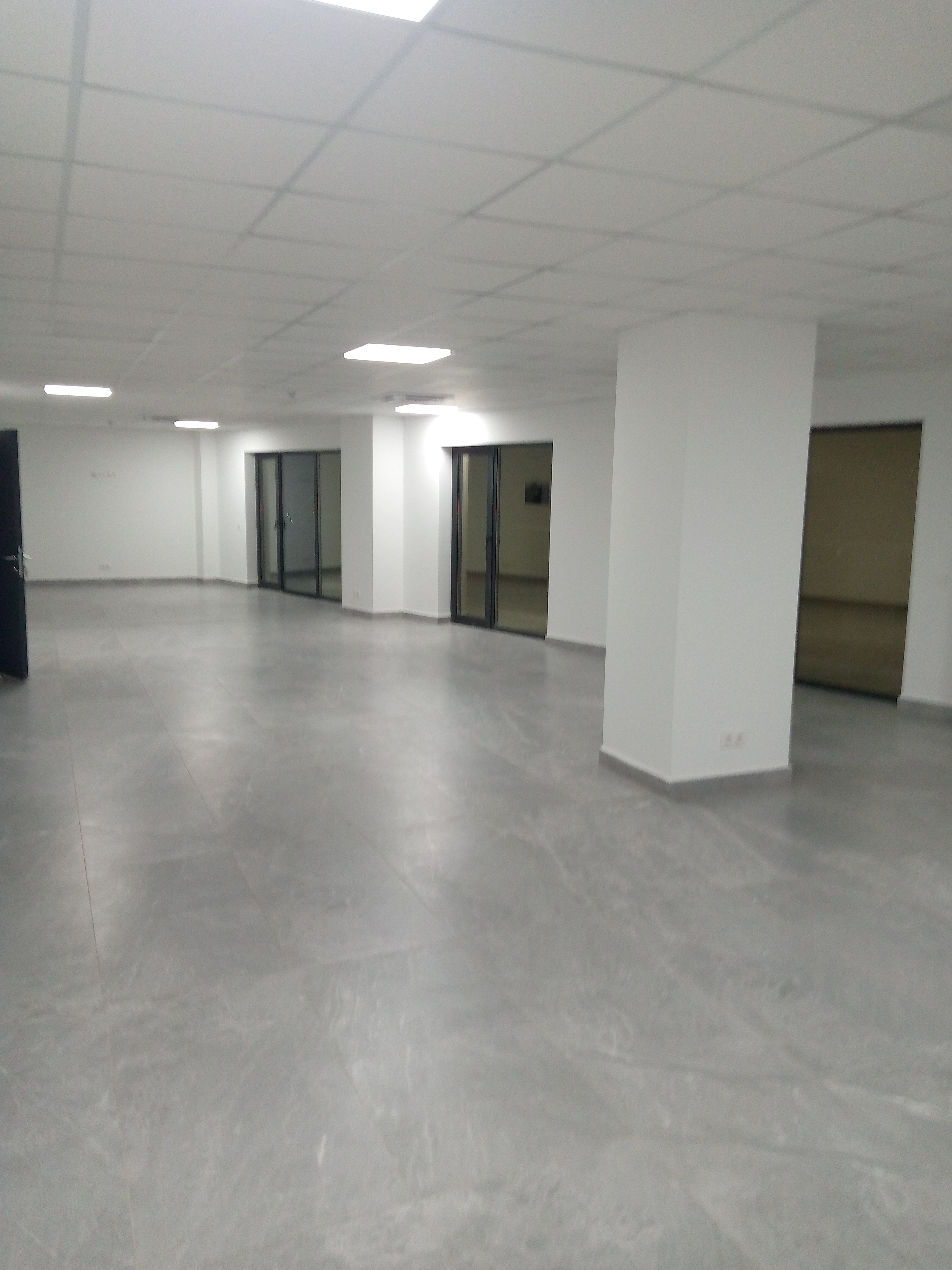 Office to rent at Yaoundé, Bastos, Bastos - 123 m2 - 1 800 000 FCFA