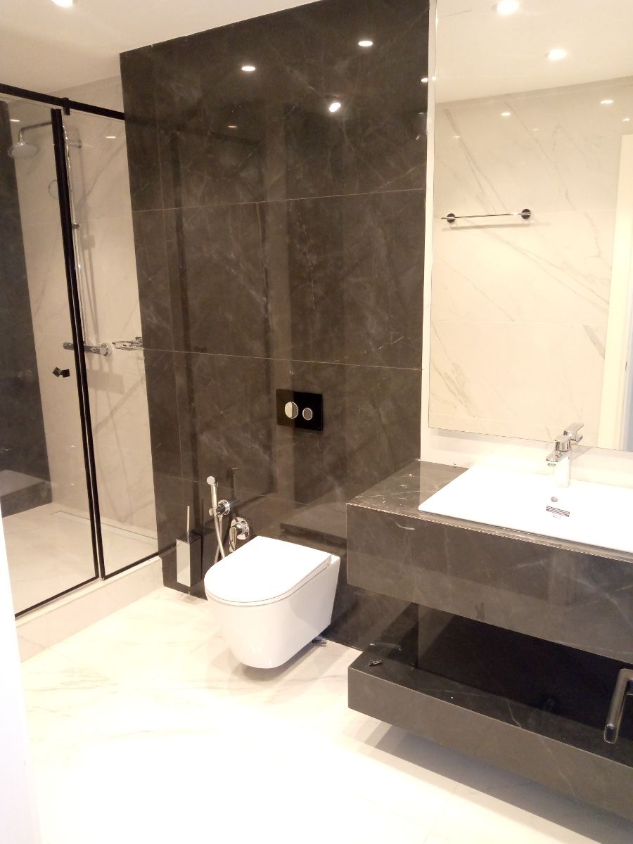 Apartment to rent - Yaoundé, Bastos, Bastos - 1 living room(s), 2 bedroom(s), 3 bathroom(s) - 2 000 000 FCFA / month