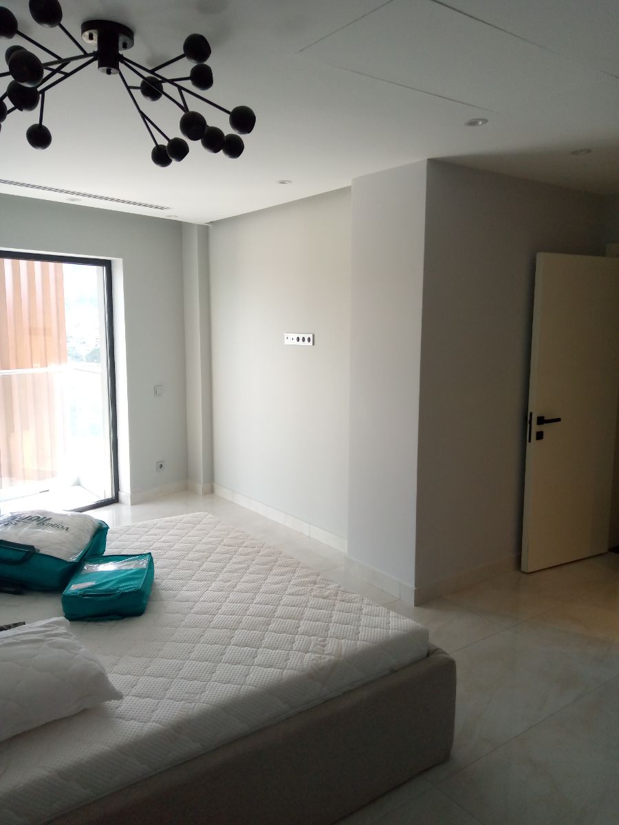 Apartment to rent - Yaoundé, Bastos, Bastos - 1 living room(s), 2 bedroom(s), 3 bathroom(s) - 2 000 000 FCFA / month