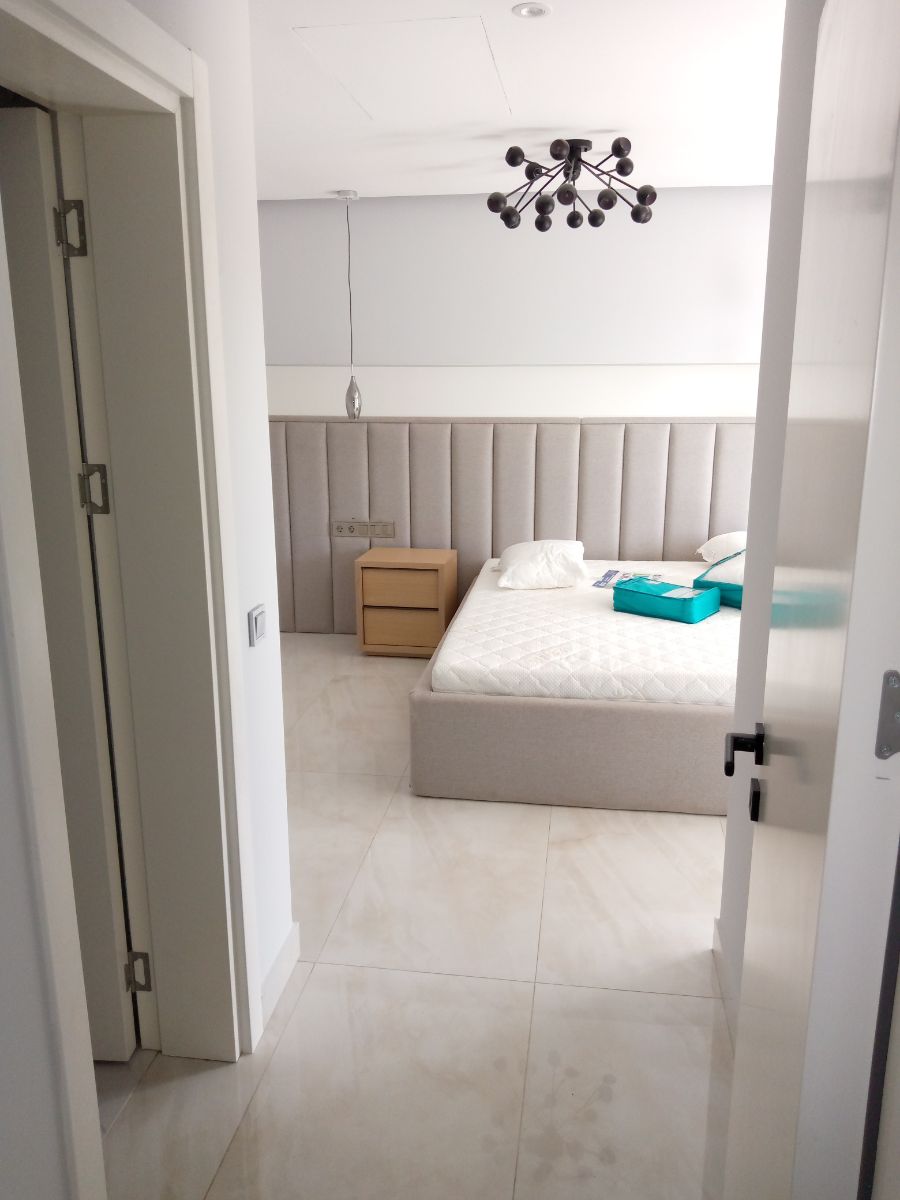Apartment to rent - Yaoundé, Bastos, Bastos - 1 living room(s), 2 bedroom(s), 3 bathroom(s) - 2 500 000 FCFA / month