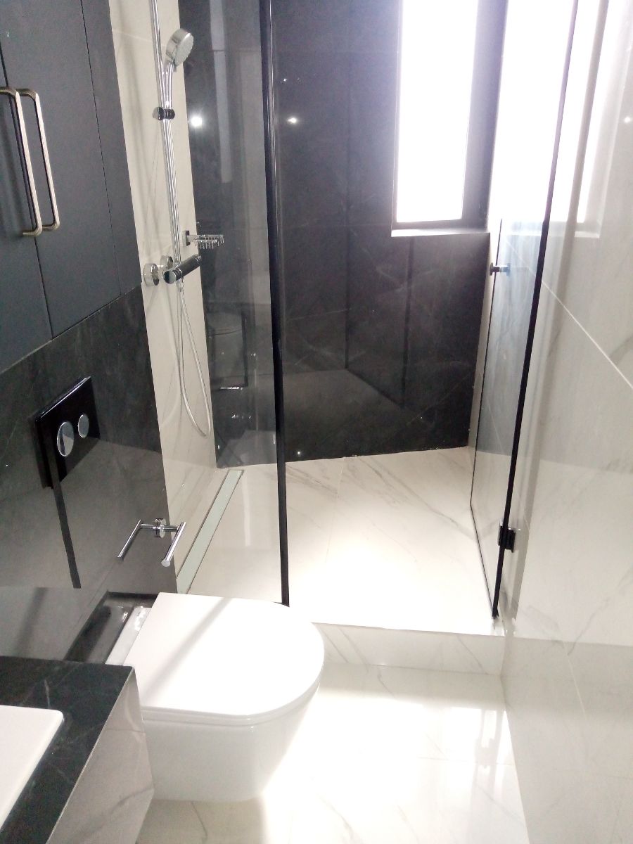 Apartment to rent - Yaoundé, Bastos, Bastos - 1 living room(s), 2 bedroom(s), 3 bathroom(s) - 2 500 000 FCFA / month