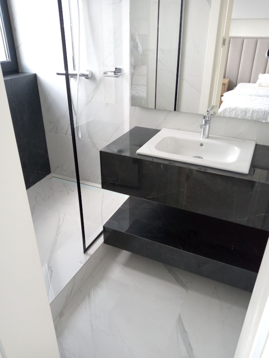 Apartment to rent - Yaoundé, Bastos, Bastos - 1 living room(s), 1 bedroom(s), 2 bathroom(s) - 1 500 000 FCFA / month