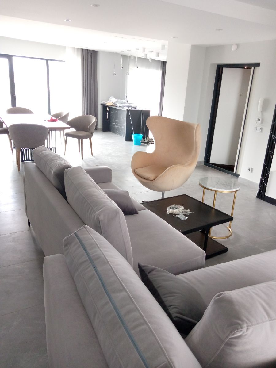 Apartment to rent - Yaoundé, Bastos, Bastos - 1 living room(s), 3 bedroom(s), 4 bathroom(s) - 2 500 000 FCFA / month