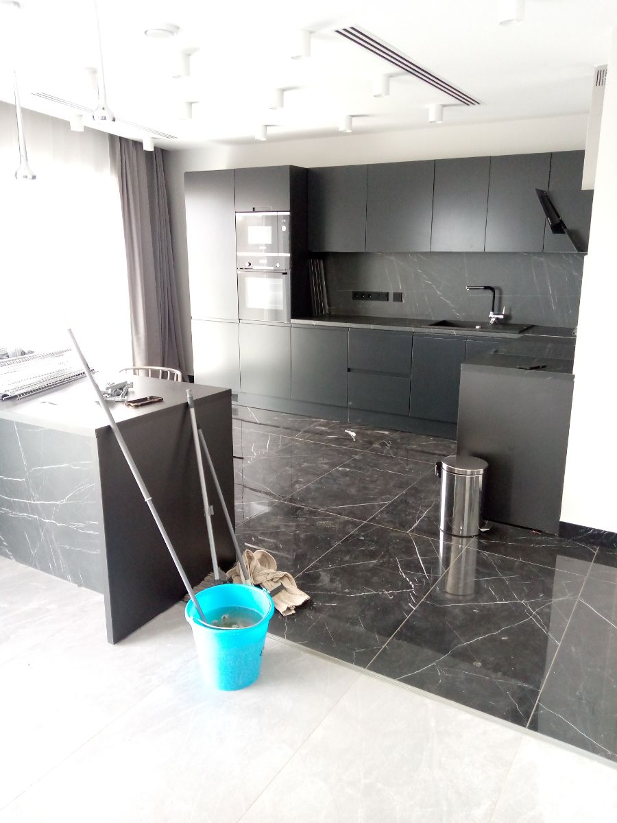 Apartment to rent - Yaoundé, Bastos, Bastos - 1 living room(s), 3 bedroom(s), 4 bathroom(s) - 2 500 000 FCFA / month