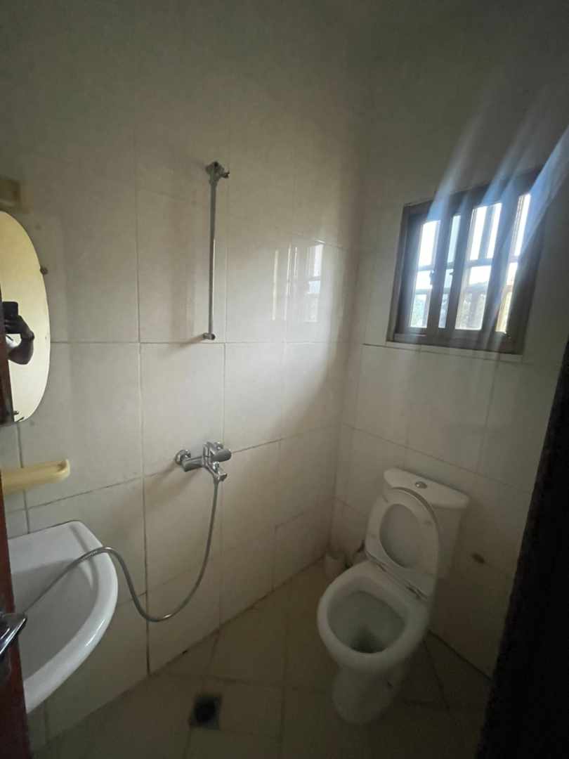 Apartment to rent - Yaoundé, Bastos, Bastos - 1 living room(s), 3 bedroom(s), 3 bathroom(s) - 700 000 FCFA / month