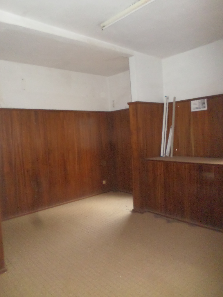 Office to rent at Yaoundé, Mballa II, Mballa 2 - 250 m2 - 500 000 FCFA