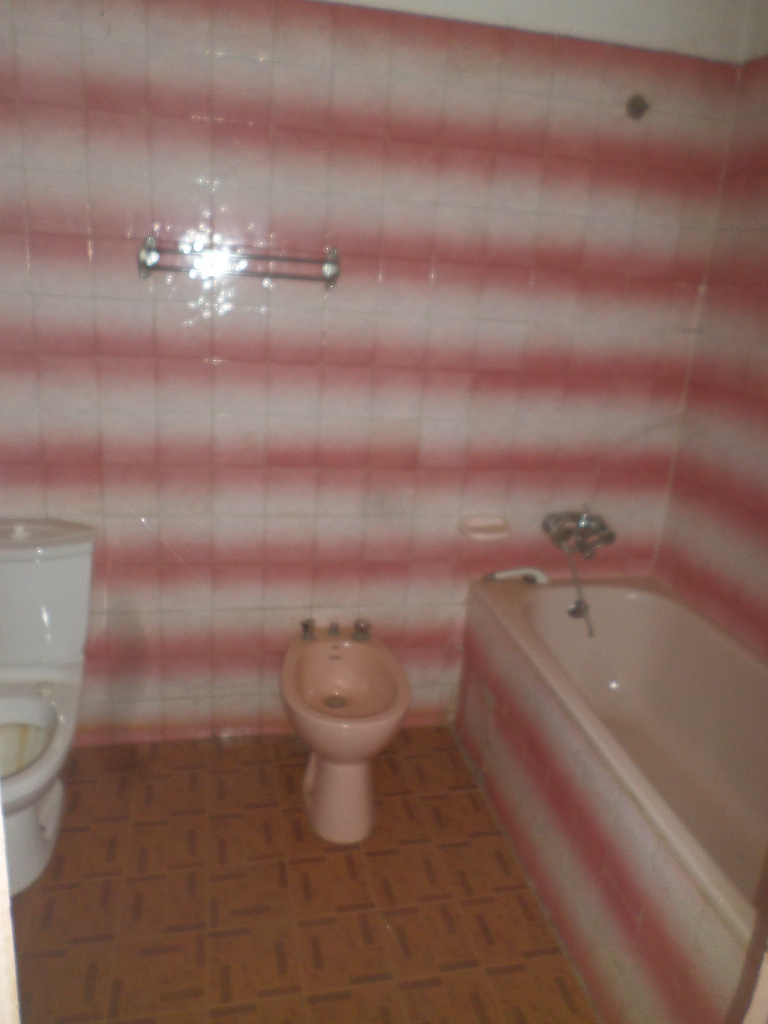 Office to rent at Yaoundé, Mballa II, Mballa 2 - 250 m2 - 500 000 FCFA