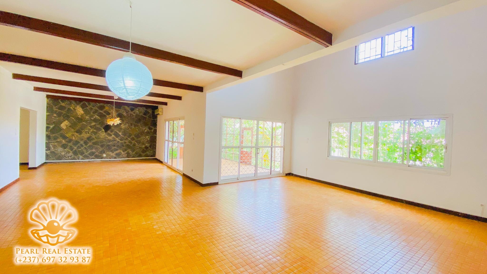 House (Villa) to rent - Yaoundé, Bastos, Ambassade de Chine - 1 living room(s), 4 bedroom(s), 3 bathroom(s) - 2 000 000 FCFA / month