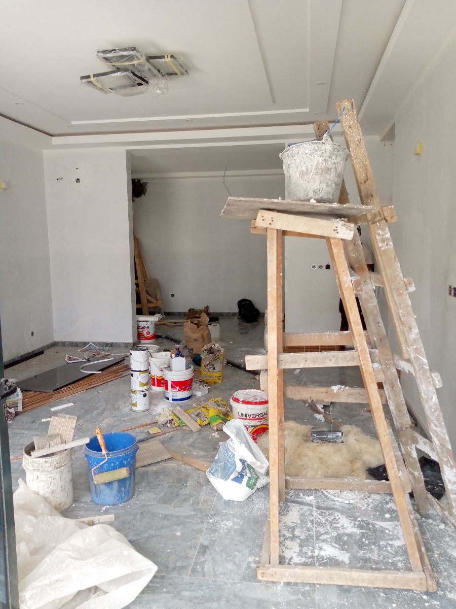 Maison (Triplex) à vendre - Yaoundé, Mfandena, Mfandena - 2 salon(s), 4 chambre(s), 5 salle(s) de bains - 270 000 000 FCFA