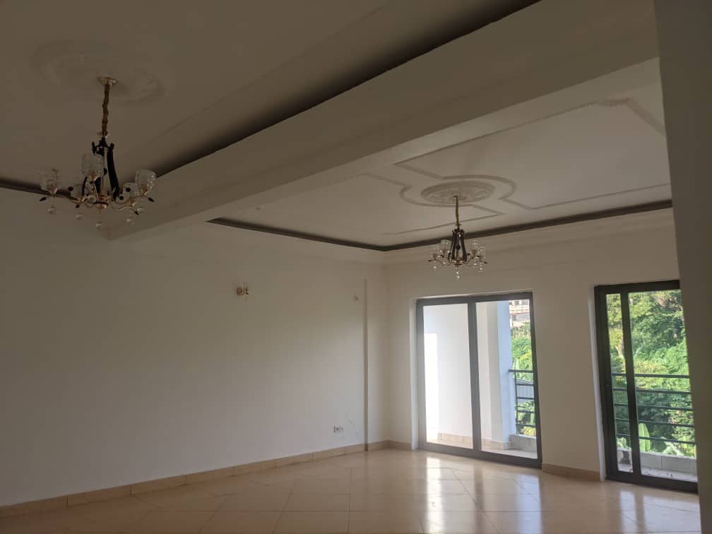 Apartment to rent - Yaoundé, Bastos, Bastos - 1 living room(s), 3 bedroom(s), 4 bathroom(s) - 900 000 FCFA / month
