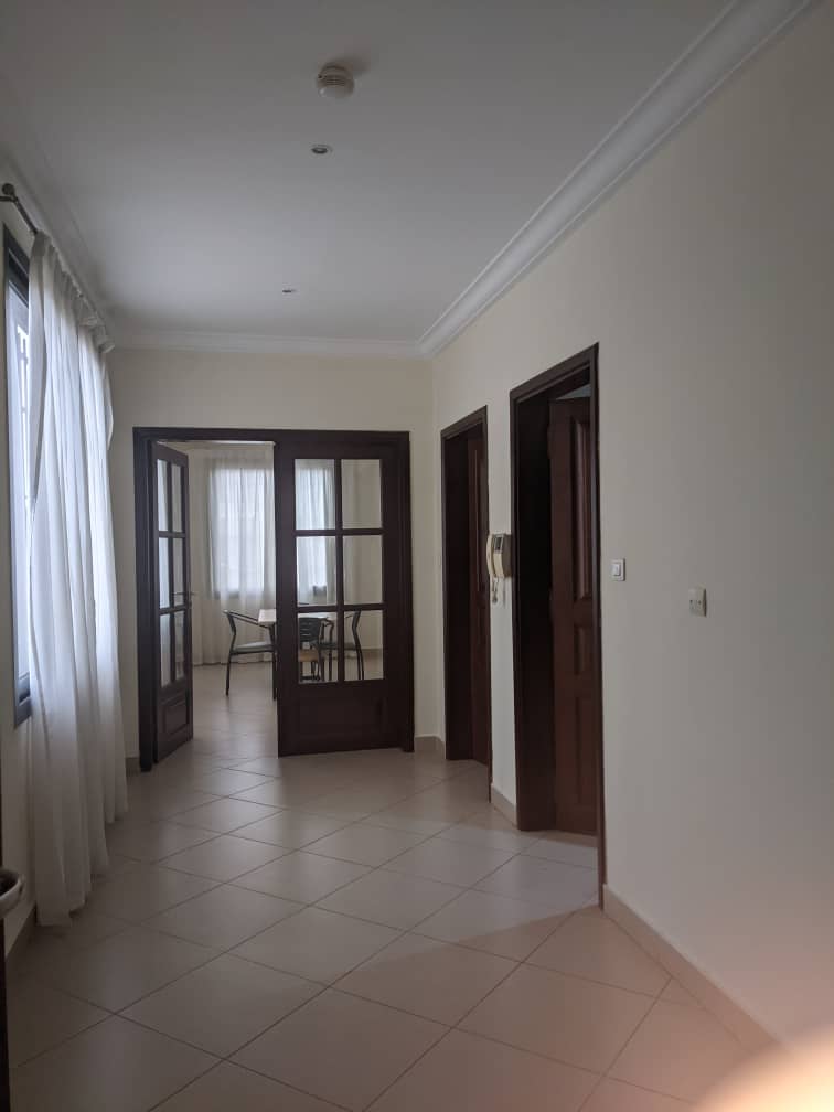 Apartment to rent - Yaoundé, Bastos, Bastos - 1 living room(s), 3 bedroom(s), 4 bathroom(s) - 1 500 000 FCFA / month