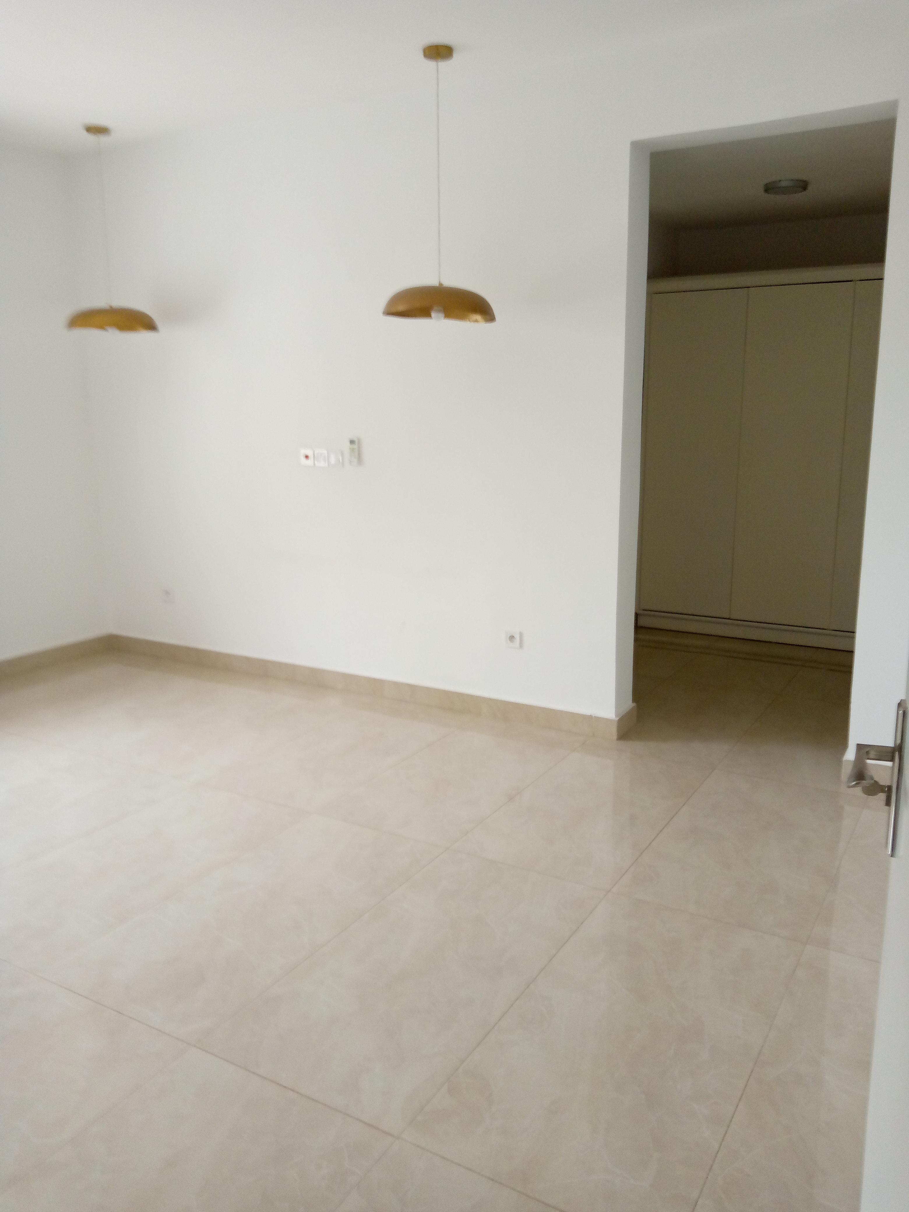 Apartment to rent - Yaoundé, Bastos, Golf - 1 living room(s), 4 bedroom(s), 3 bathroom(s) - 1 800 000 FCFA / month
