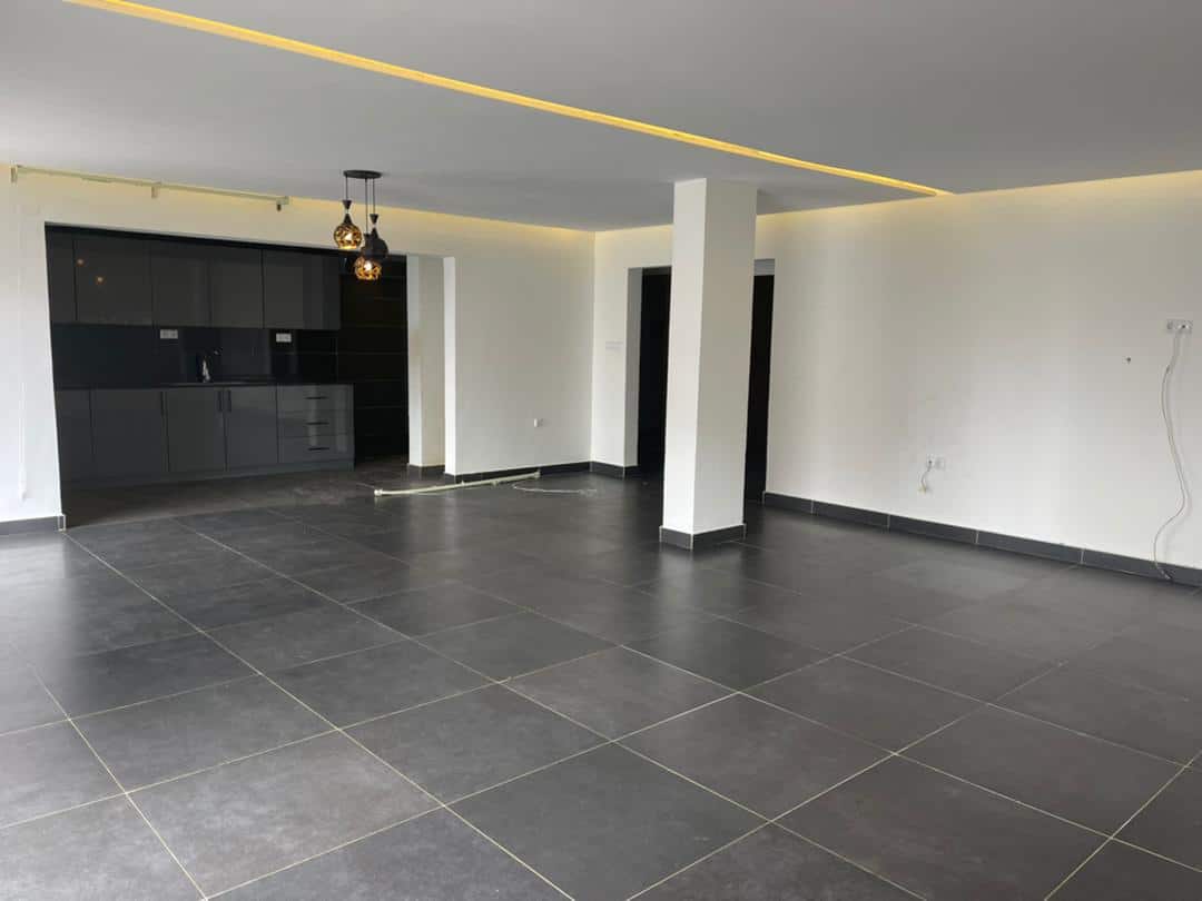 Apartment to rent - Yaoundé, Bastos, Golf - 1 living room(s), 3 bedroom(s), 4 bathroom(s) - 1 500 000 FCFA / month
