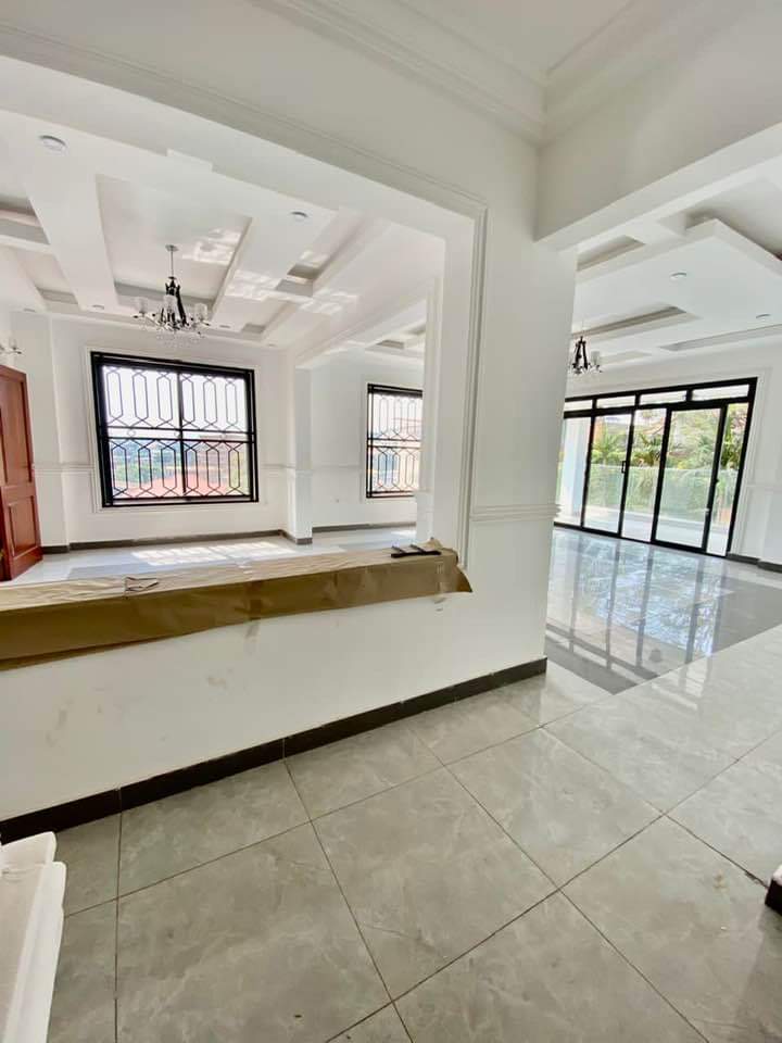 Apartment to rent - Yaoundé, Bastos, Bastos - 1 living room(s), 2 bedroom(s), 3 bathroom(s) - 1 000 000 FCFA / month