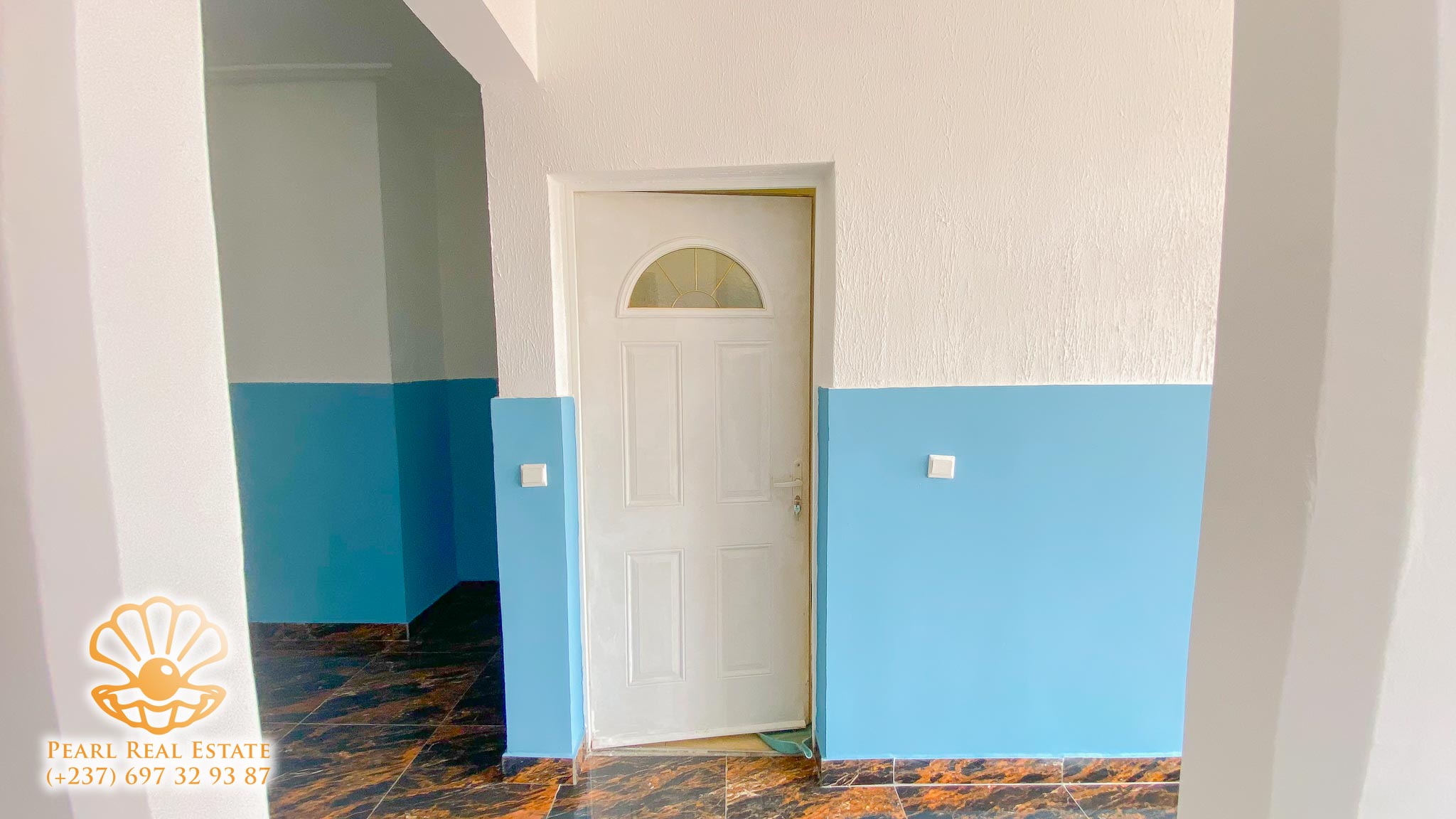 Apartment to rent - Yaoundé, Bastos, École publique Bastos - 1 living room(s), 1 bedroom(s), 1 bathroom(s) - 200 000 FCFA / month