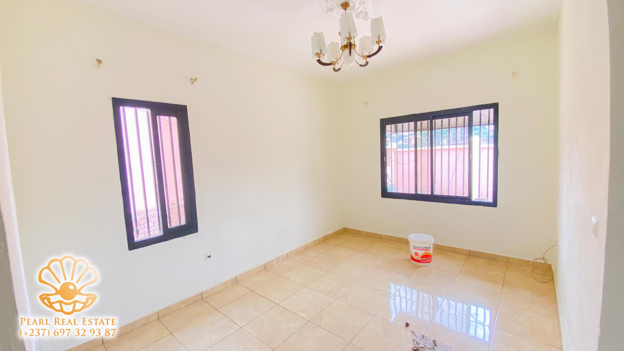Appartement à louer - Yaoundé, Bastos, École publique Bastos - 1 salon(s), 1 chambre(s), 1 salle(s) de bains - 200 000 FCFA / mois