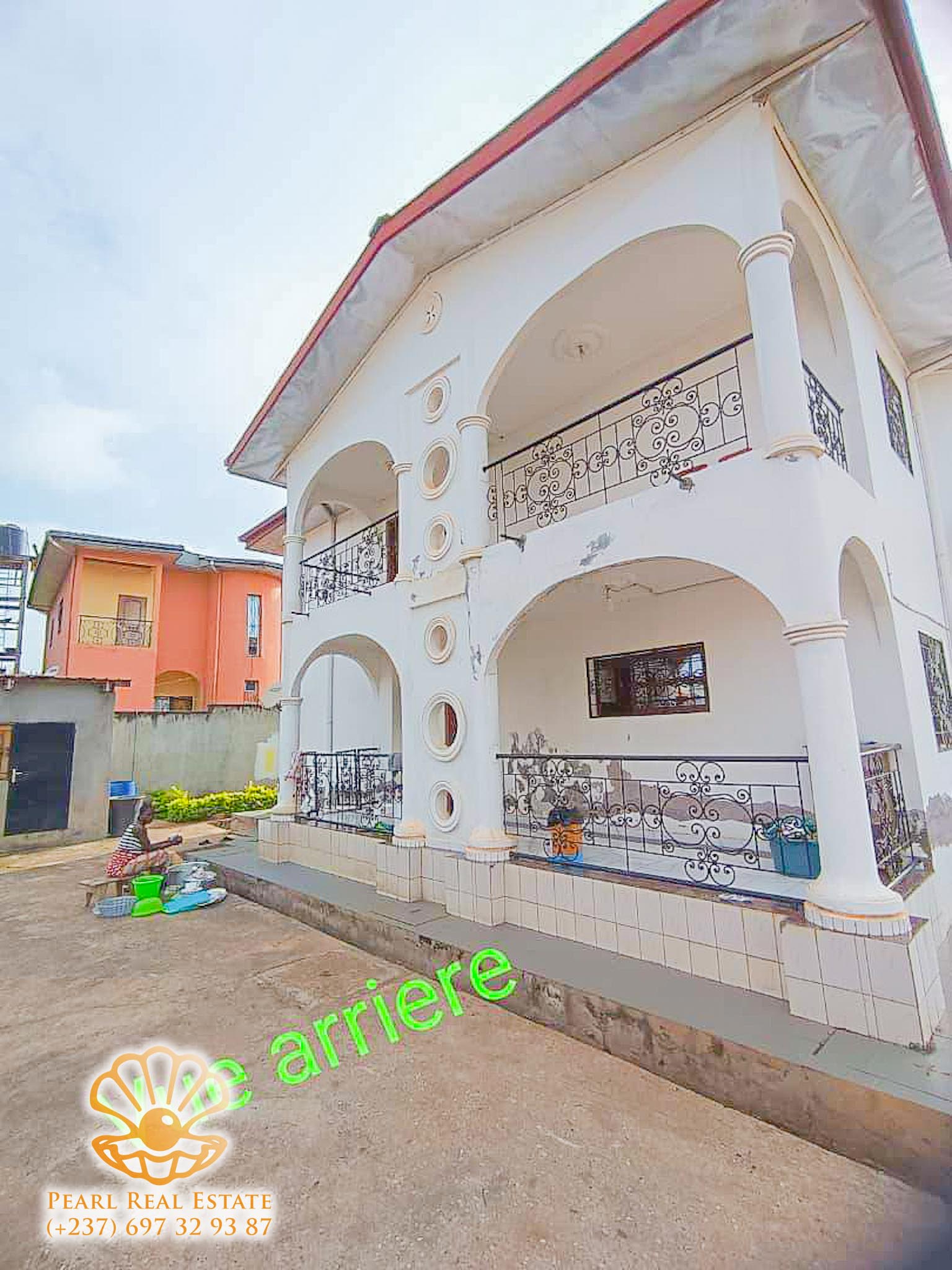 Maison (Villa) à vendre - Yaoundé, Odza, Fecafoot - 1 salon(s), 4 chambre(s), 3 salle(s) de bains - 220 000 000 FCFA