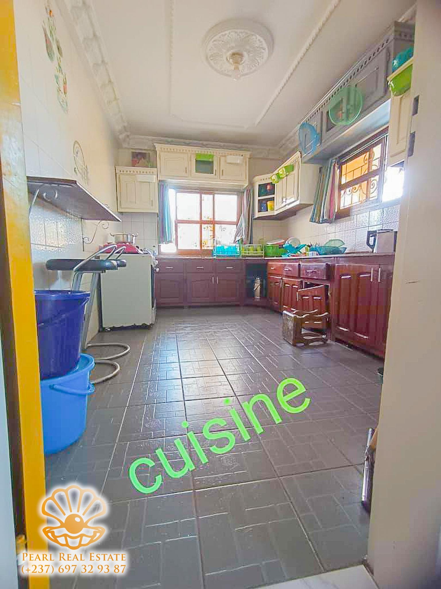 Maison (Villa) à vendre - Yaoundé, Odza, Fecafoot - 1 salon(s), 4 chambre(s), 3 salle(s) de bains - 220 000 000 FCFA