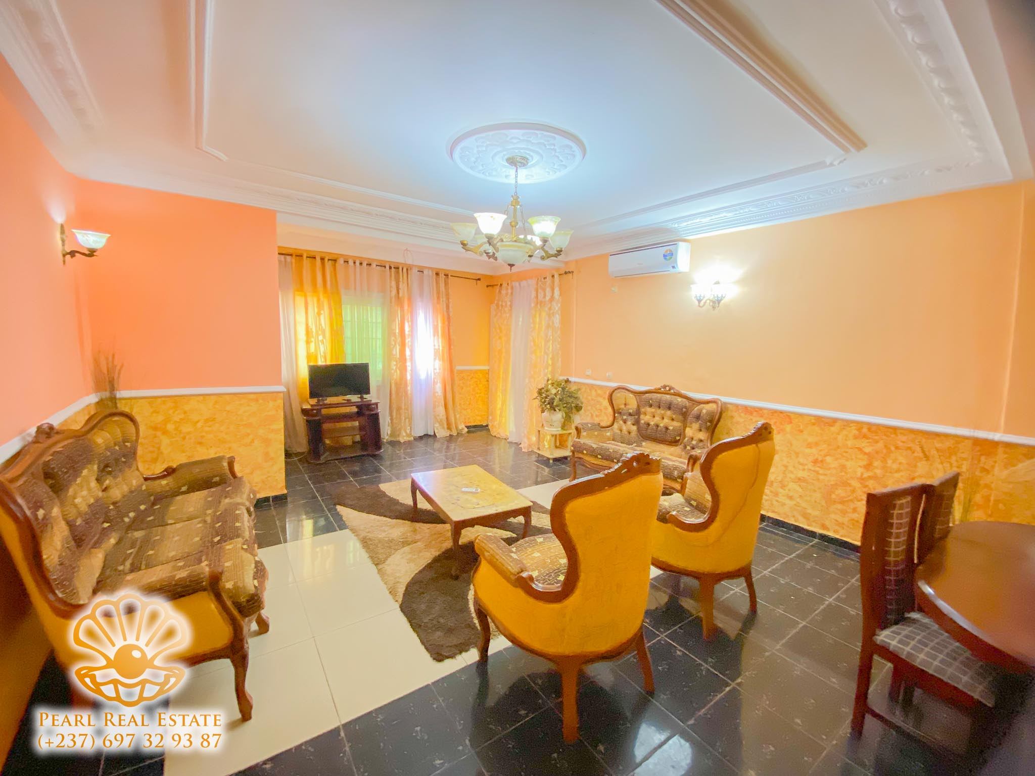 Appartement à louer - Yaoundé, Bastos, Ambassade du Nigeria - 1 salon(s), 2 chambre(s), 1 salle(s) de bains - 800 000 FCFA / mois
