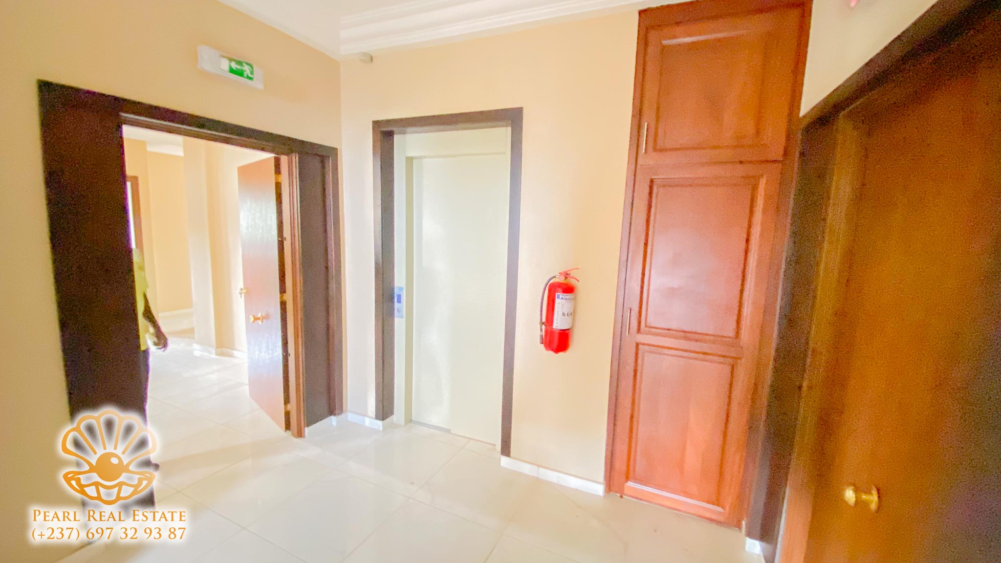 Apartment to rent - Yaoundé, Bastos, Ambassade de Chine - 1 living room(s), 3 bedroom(s), 2 bathroom(s) - 2 000 000 FCFA / month