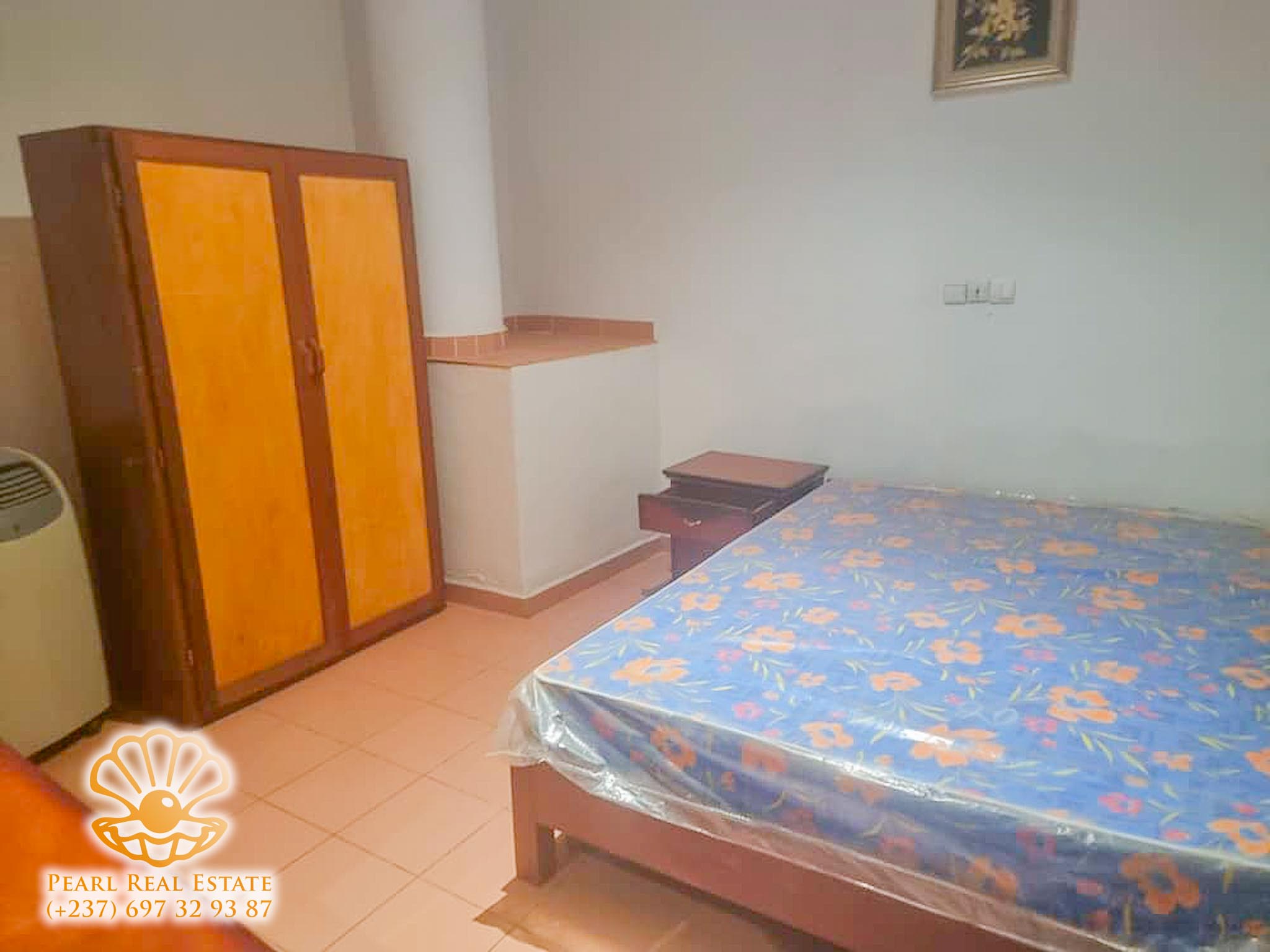 Maison (Villa) à louer - Yaoundé, Bastos, Ambassade de Chine - 1 salon(s), 4 chambre(s), 3 salle(s) de bains - 1 500 000 FCFA / mois